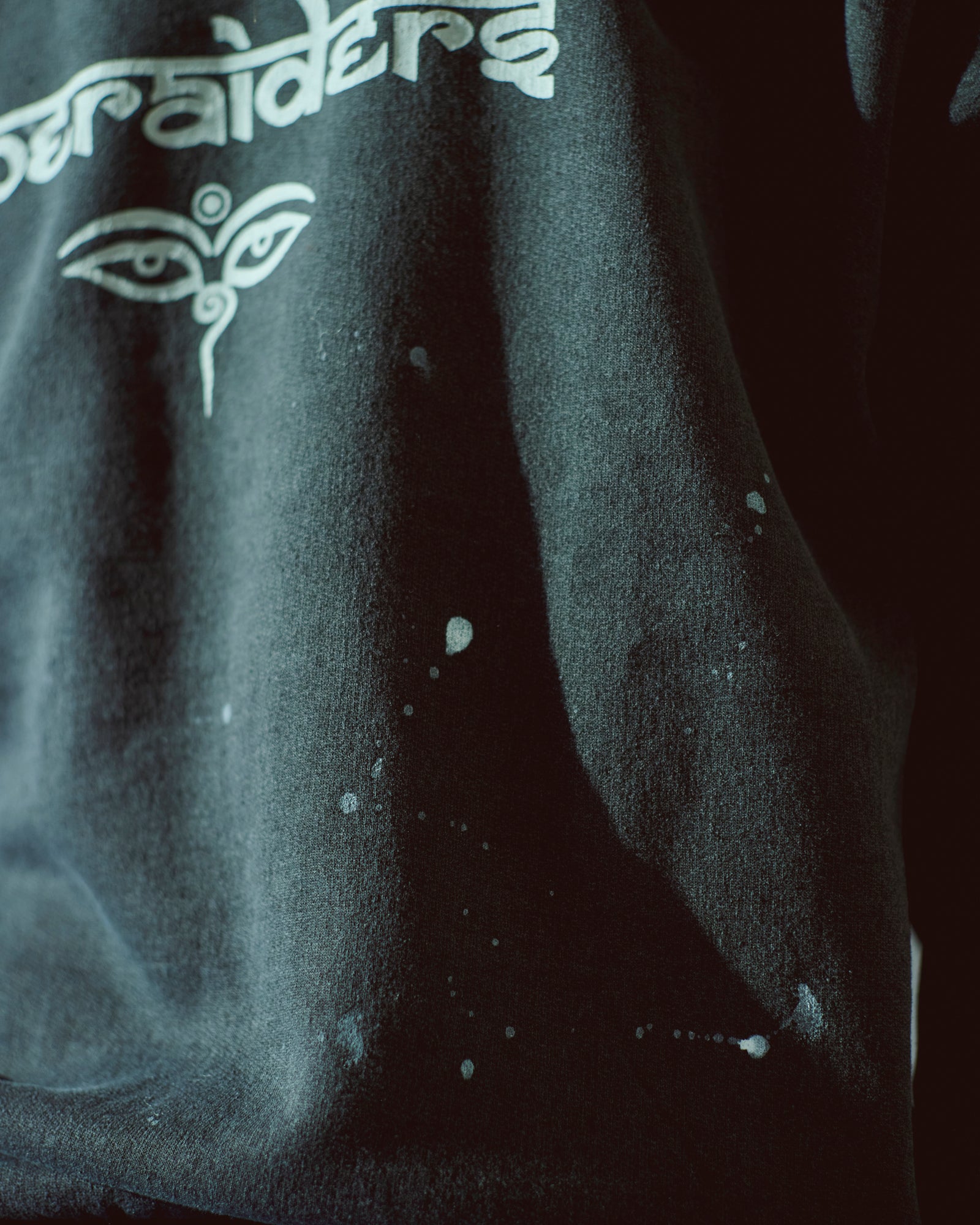 【オンラインストア限定】WISDOM EYES CREWNECK