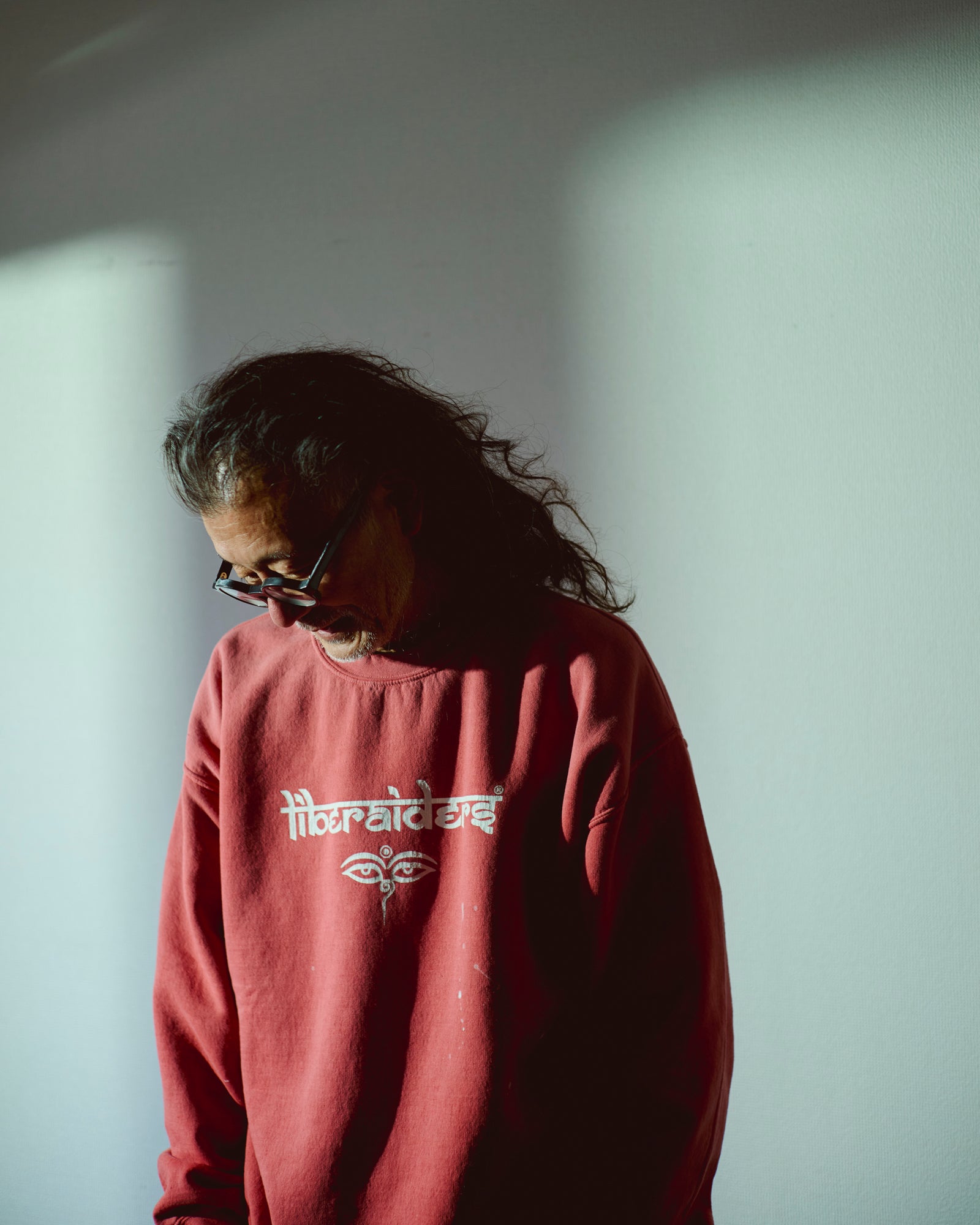 【オンラインストア限定】WISDOM EYES CREWNECK