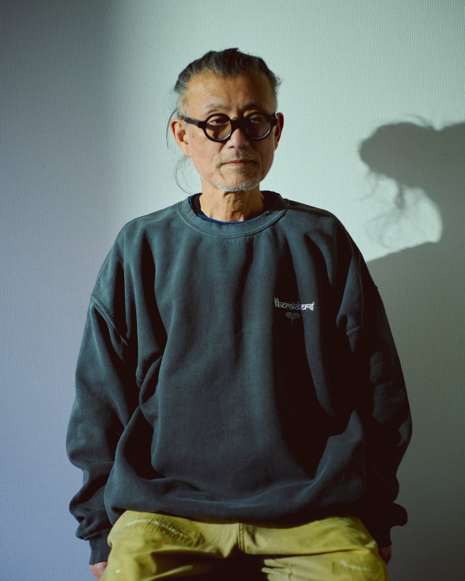 【オンラインストア限定】EMBLEM CREWNECK