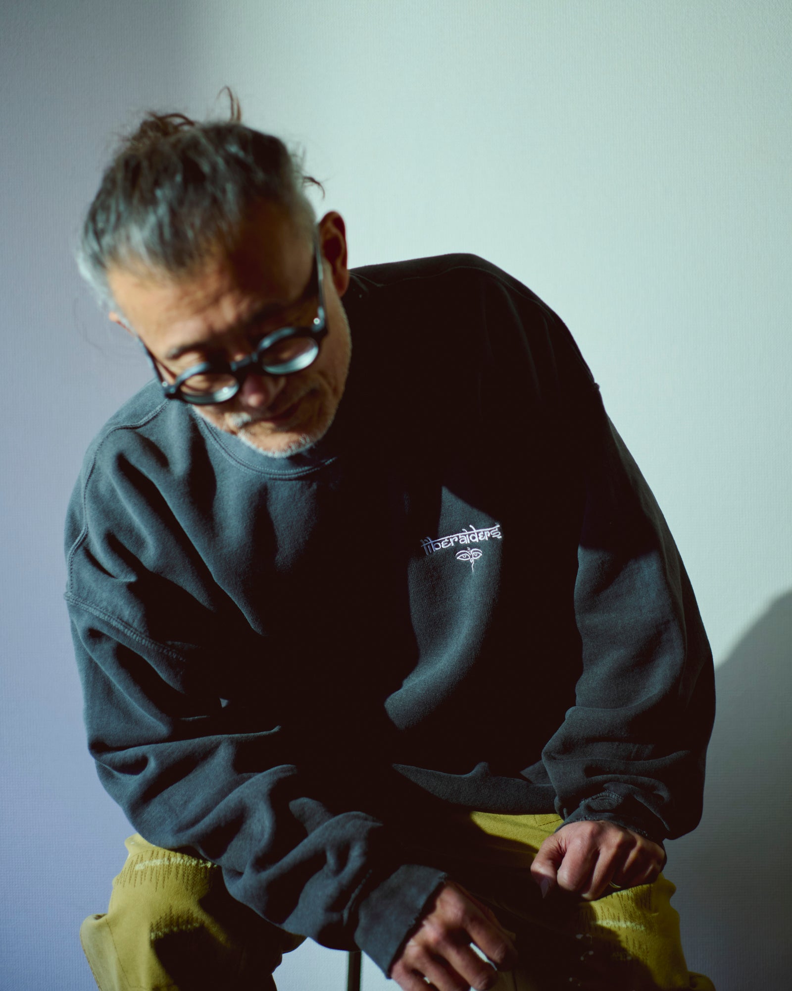 【オンラインストア限定】EMBLEM CREWNECK