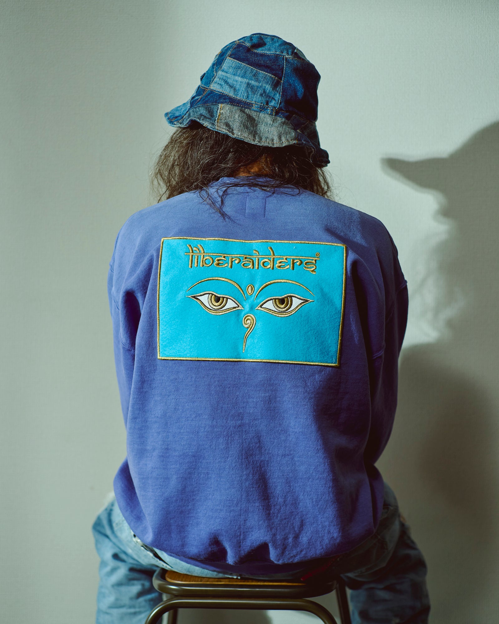 【オンラインストア限定】EMBLEM CREWNECK