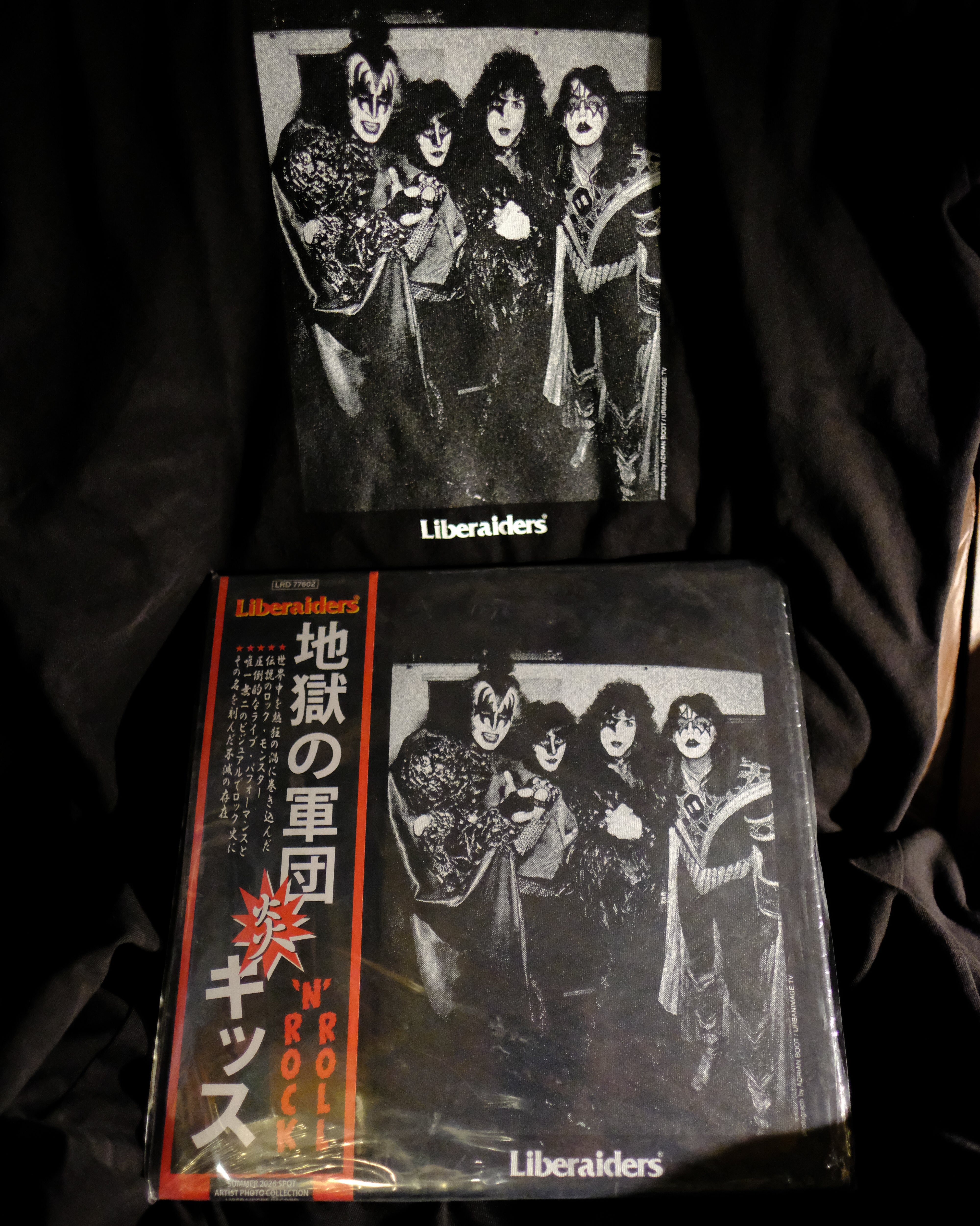 KISS TEE