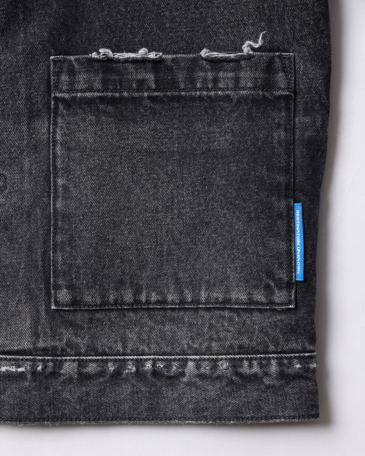 DAMAGED DENIM TRUCKER JACKET
