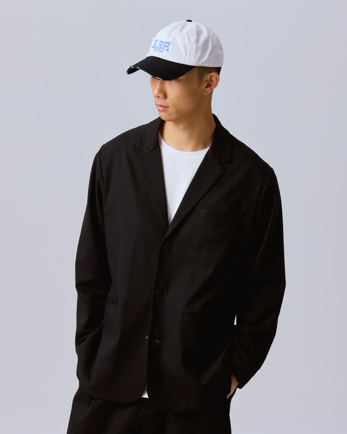 LOOSE FIT 3-BUTTON JACKET