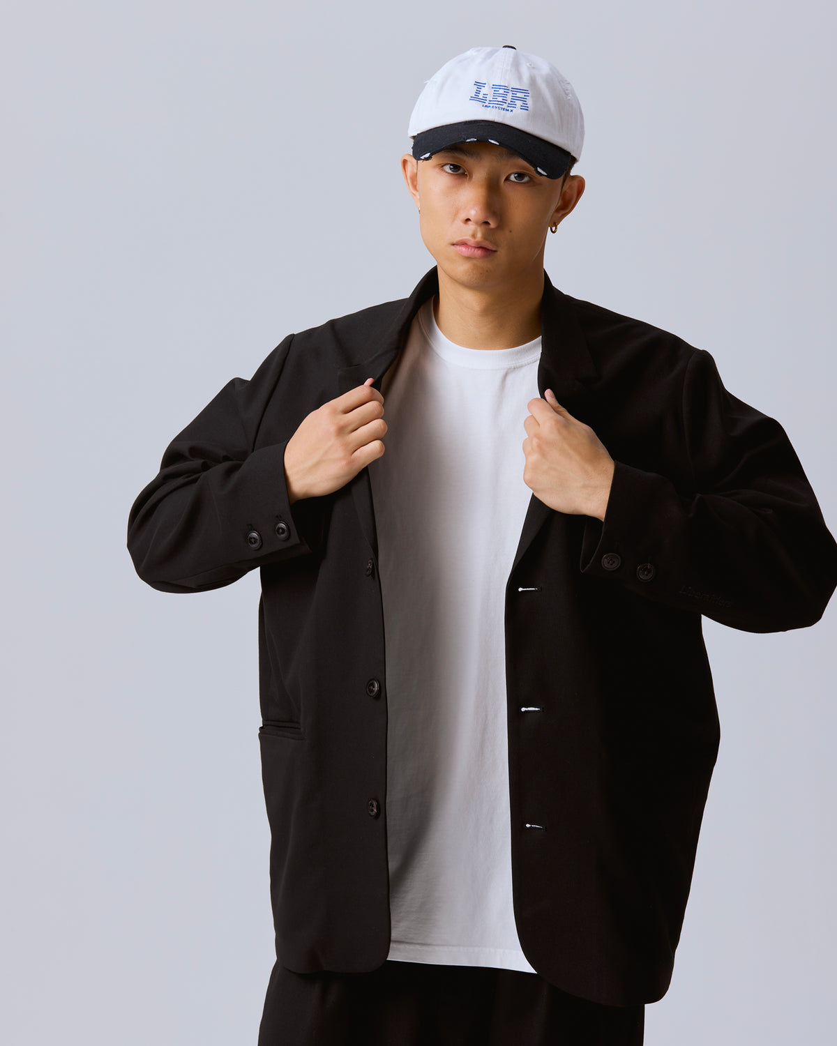 LOOSE FIT 3-BUTTON JACKET