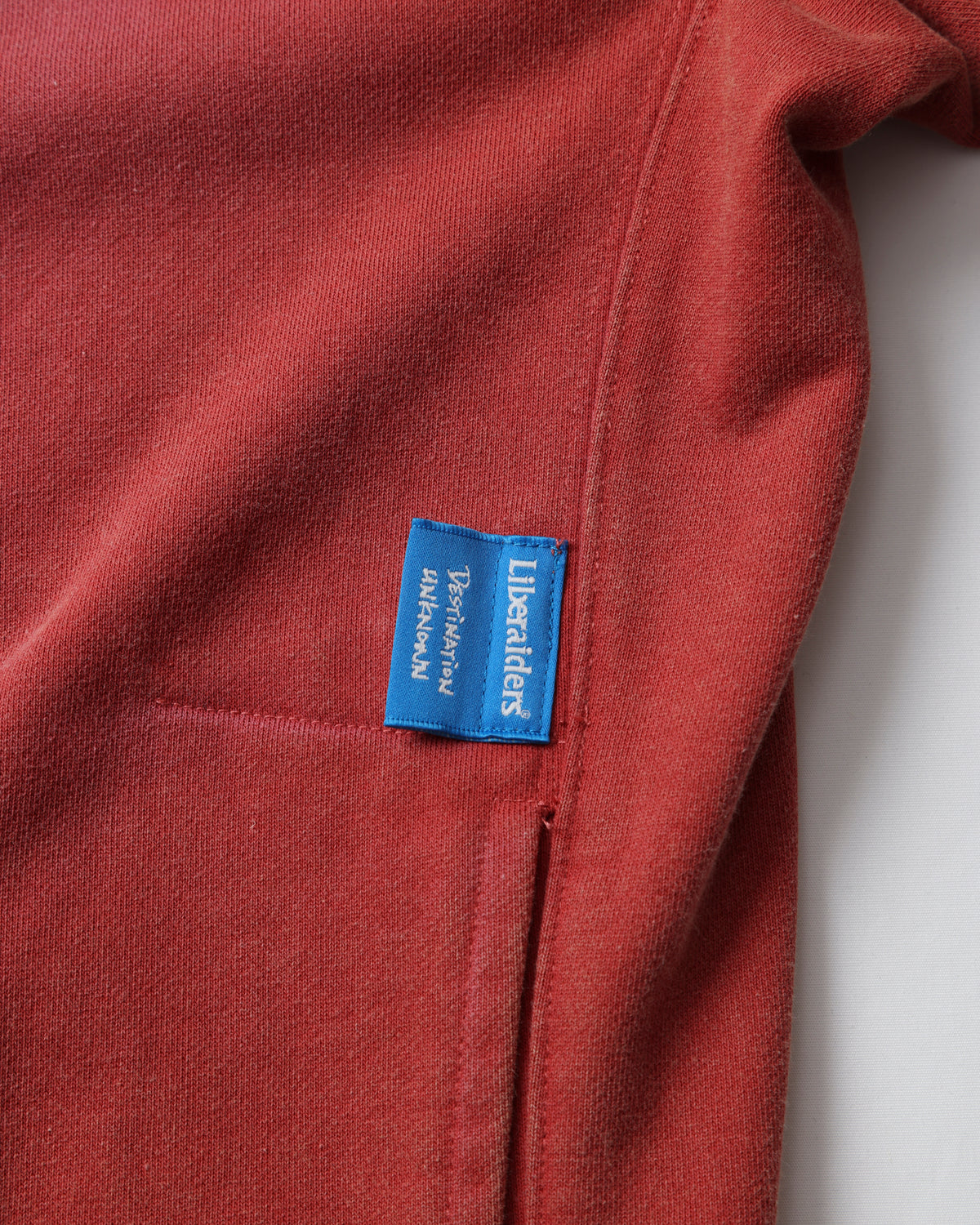 GARMENT DYED CREWNECK