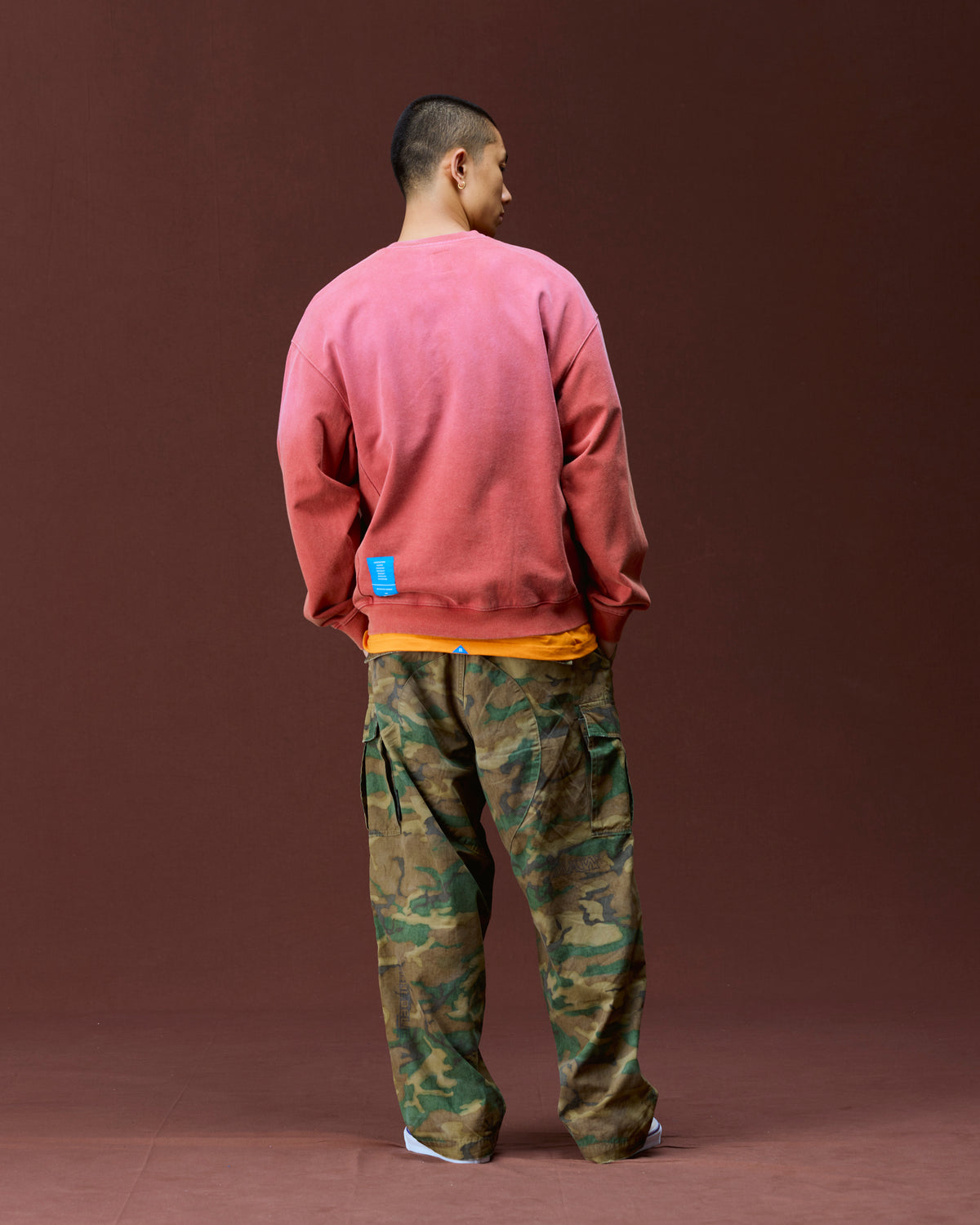 GARMENT DYED CREWNECK