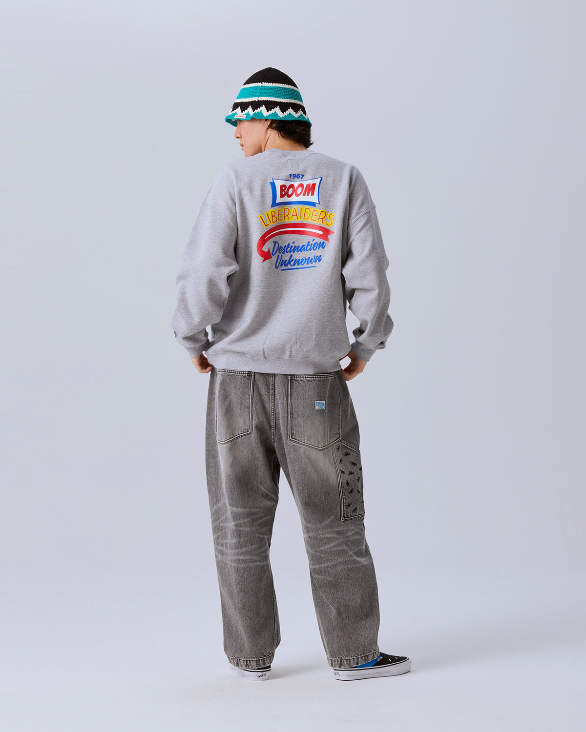 BOOM CREWNECK