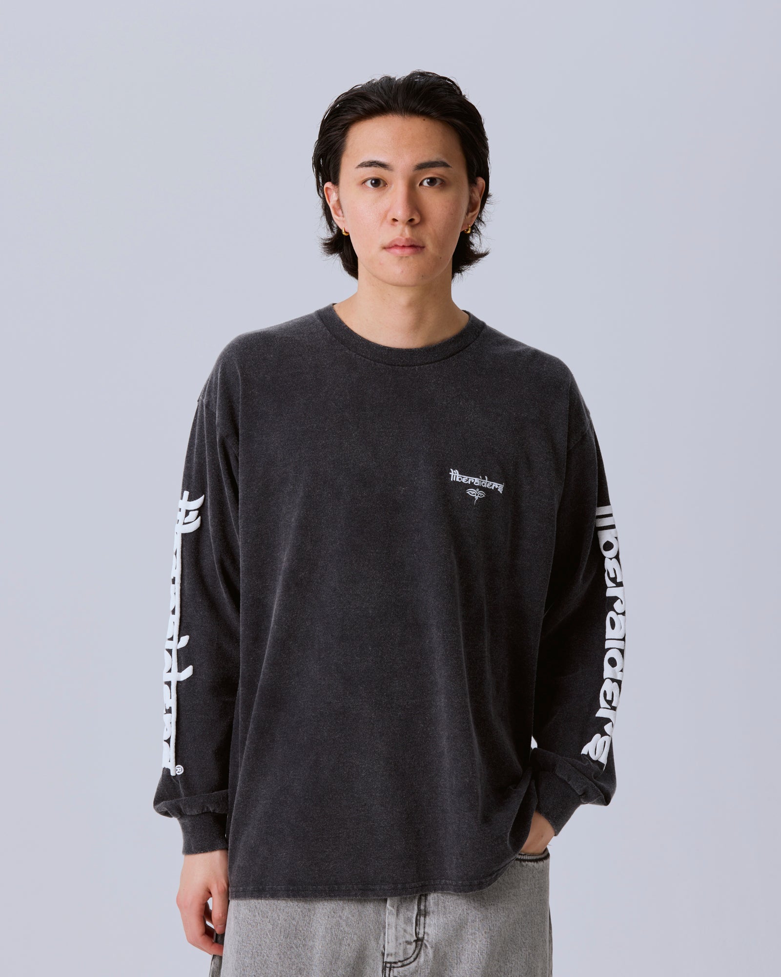 SLEEVE FONT L/S TEE