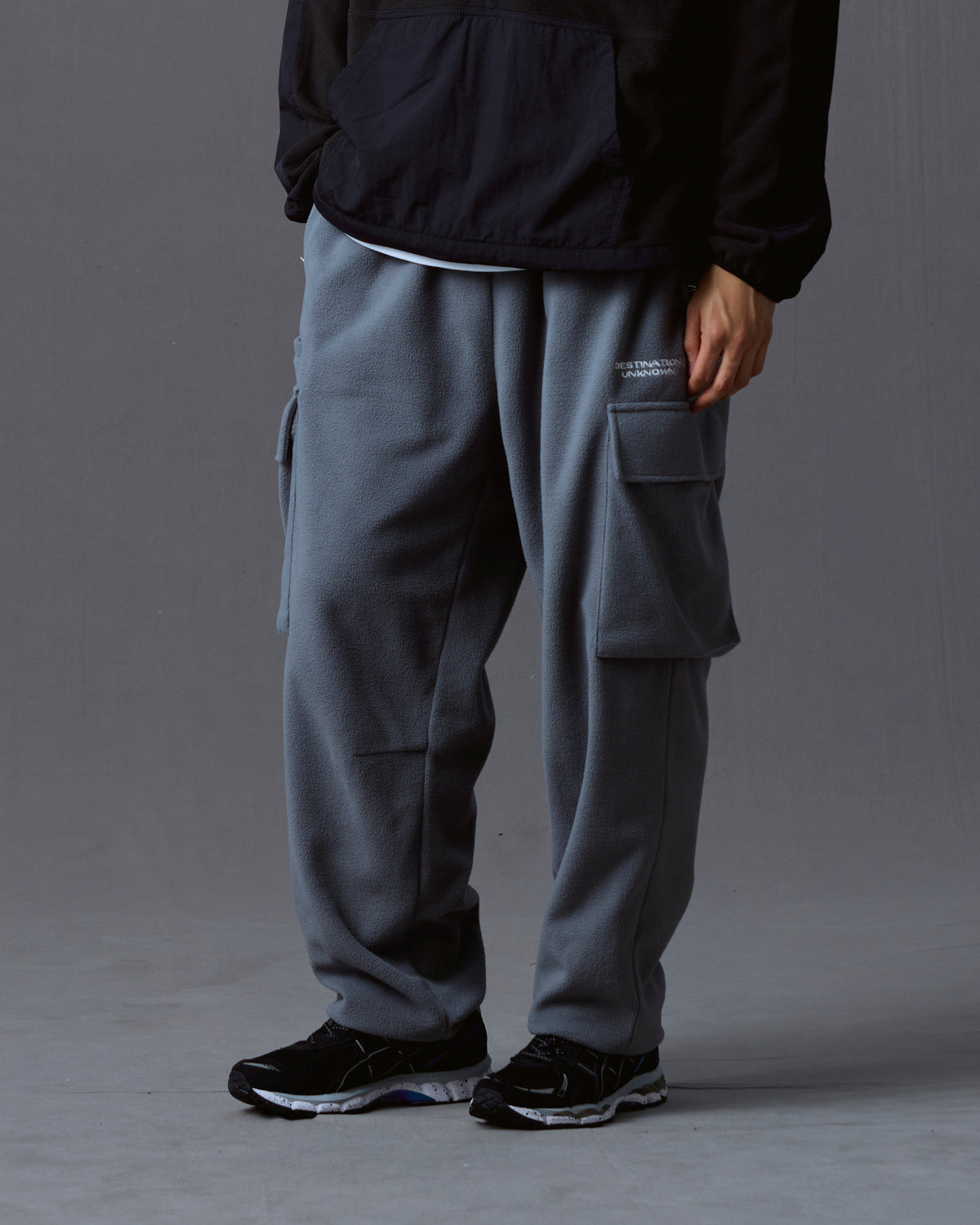 FLEECE CARGO PANTS