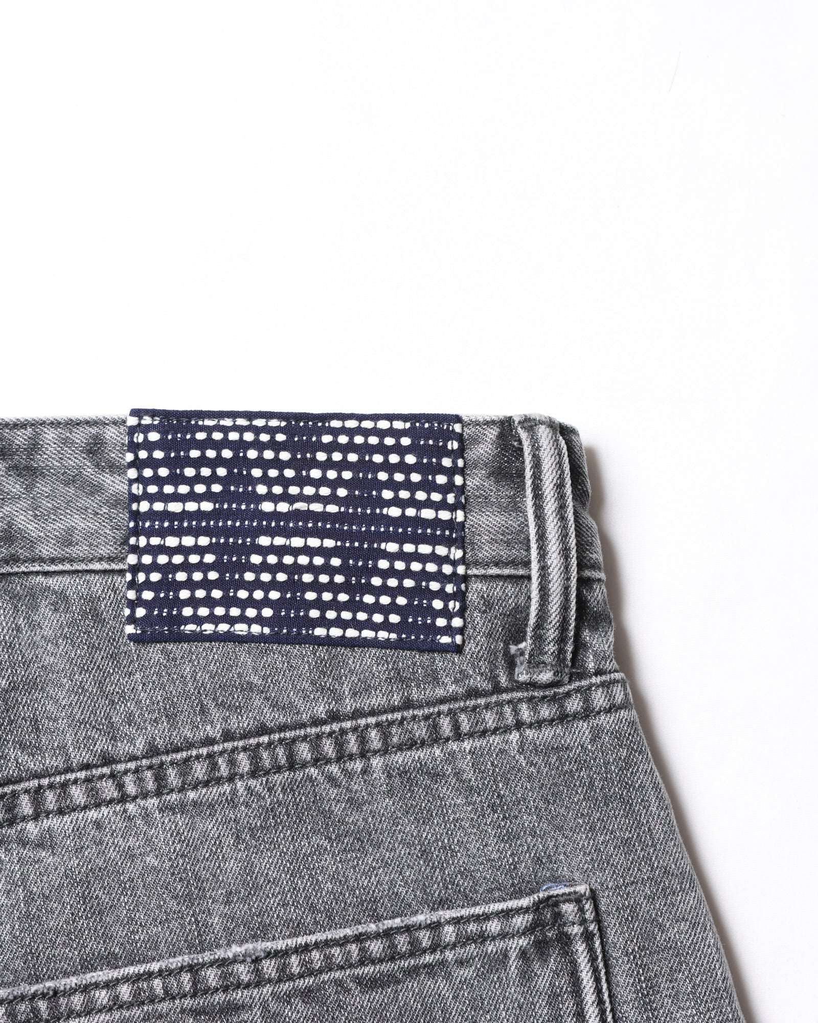 DAMAGED DENIM BUGGY SHORTS