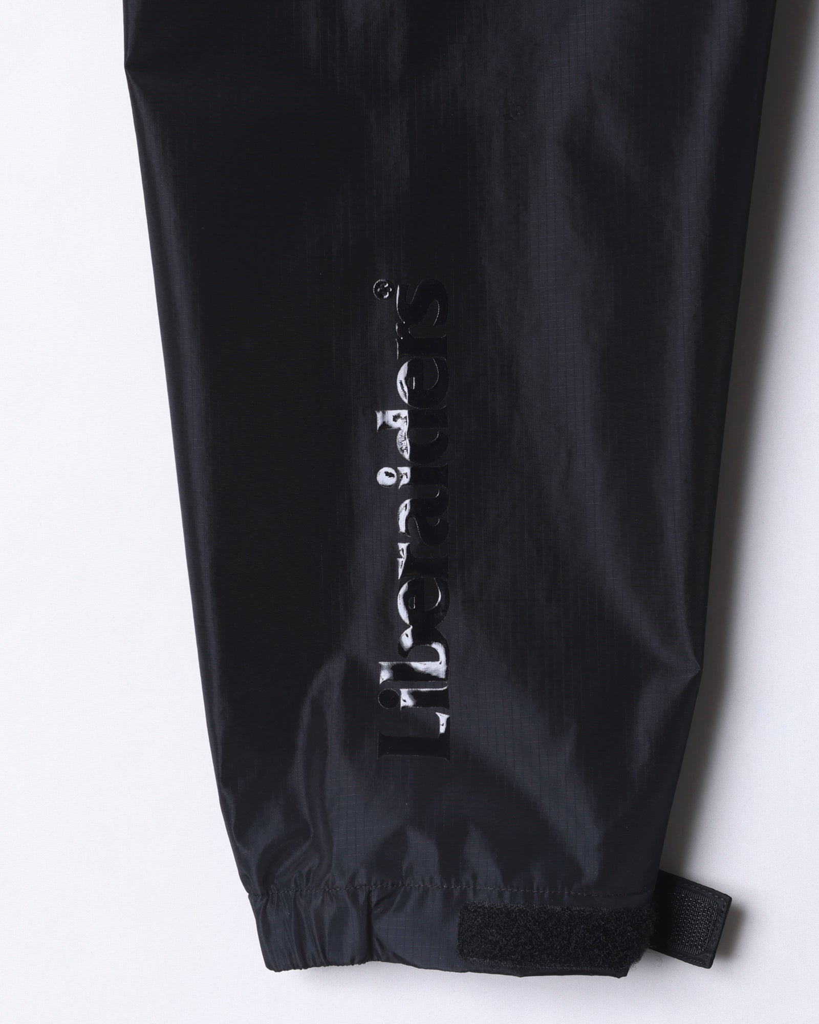 upload_20250605_ALL CONDITIONS 3LAYER JACKET III_022_23_77002_c014.jpg