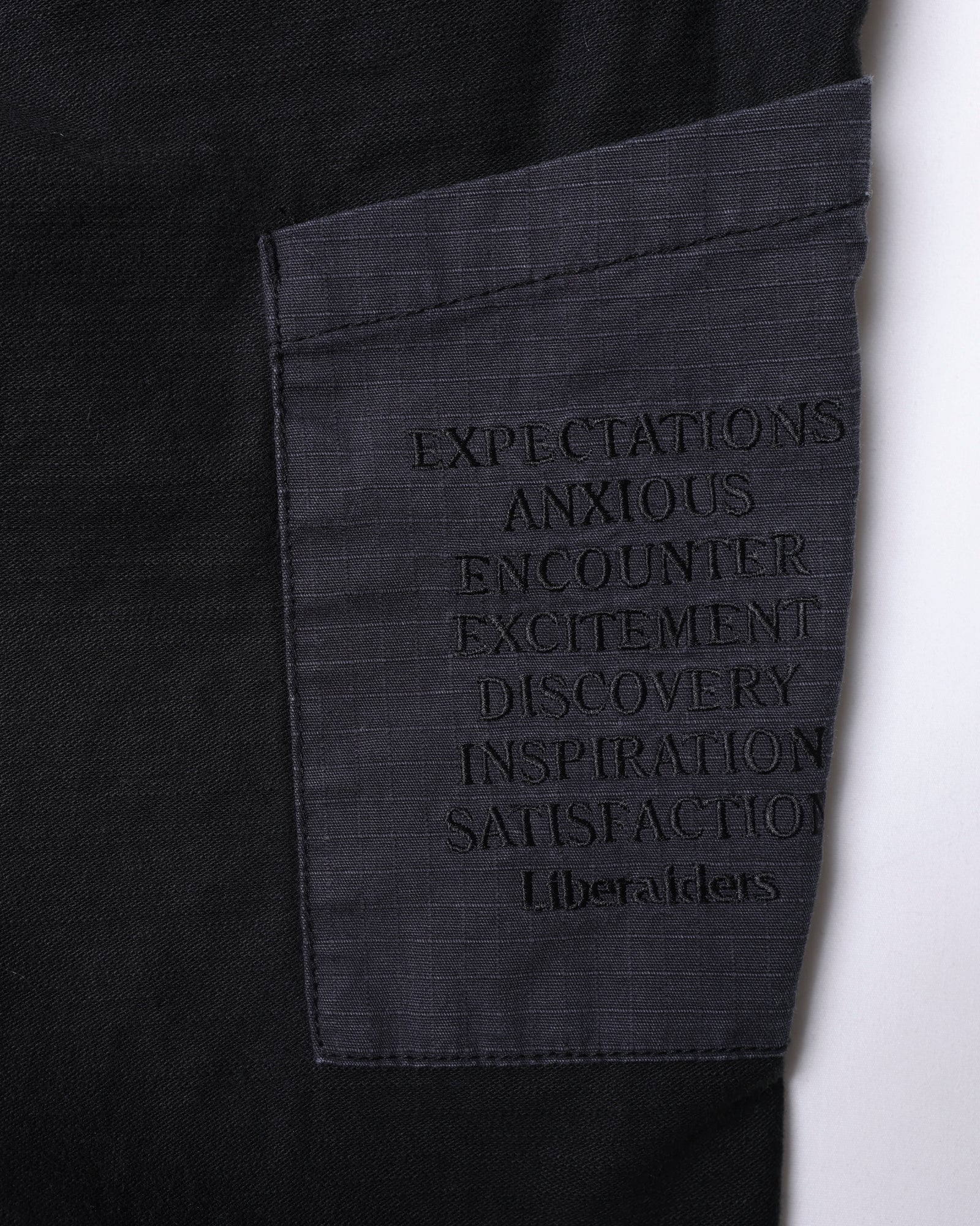 upload_20250605_BACK SATIN MILITARY PANTS_015_16_77717_c013_45.jpg