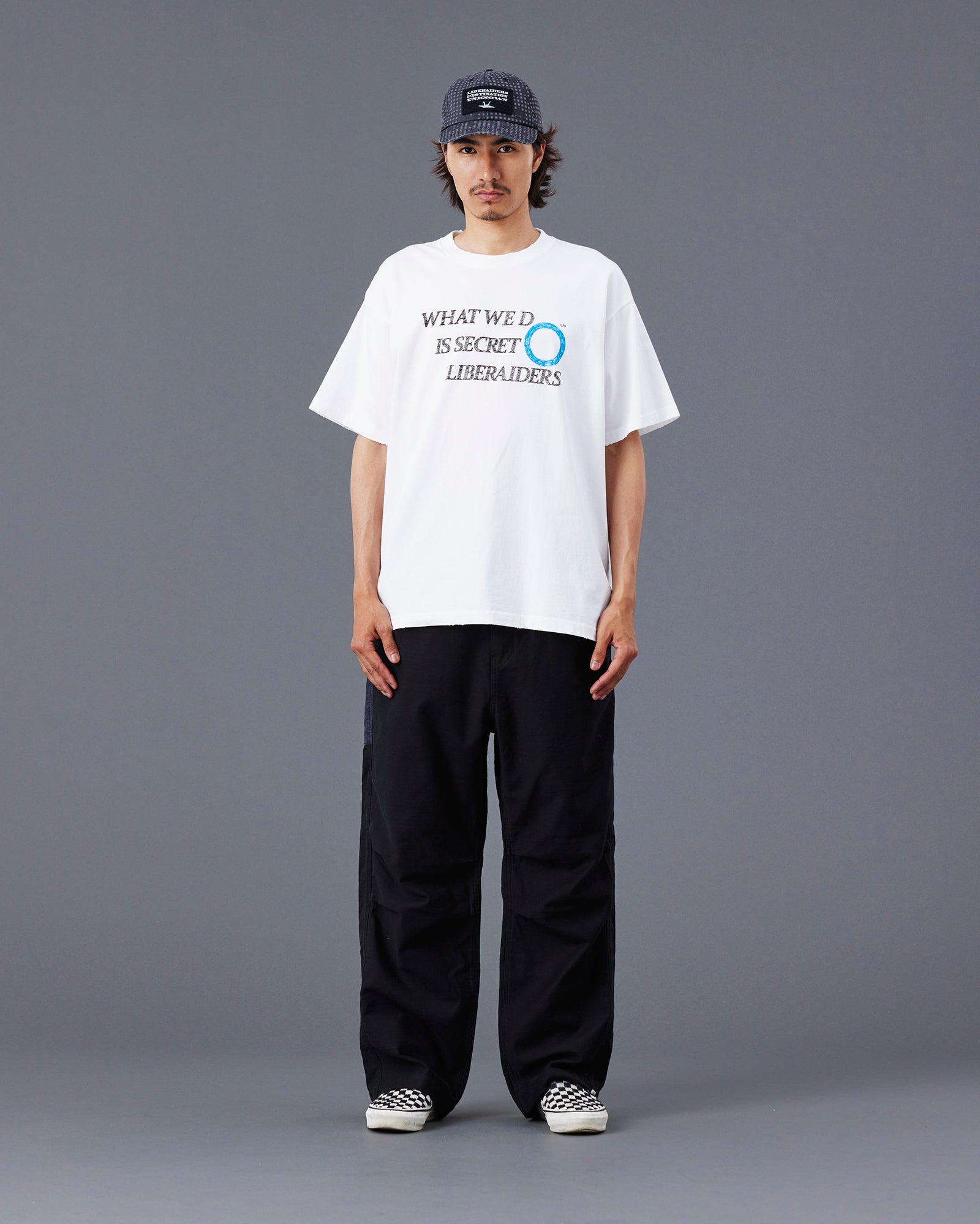 upload_20250605_BACK SATIN MILITARY PANTS_025_26_77717_h003_45.jpg