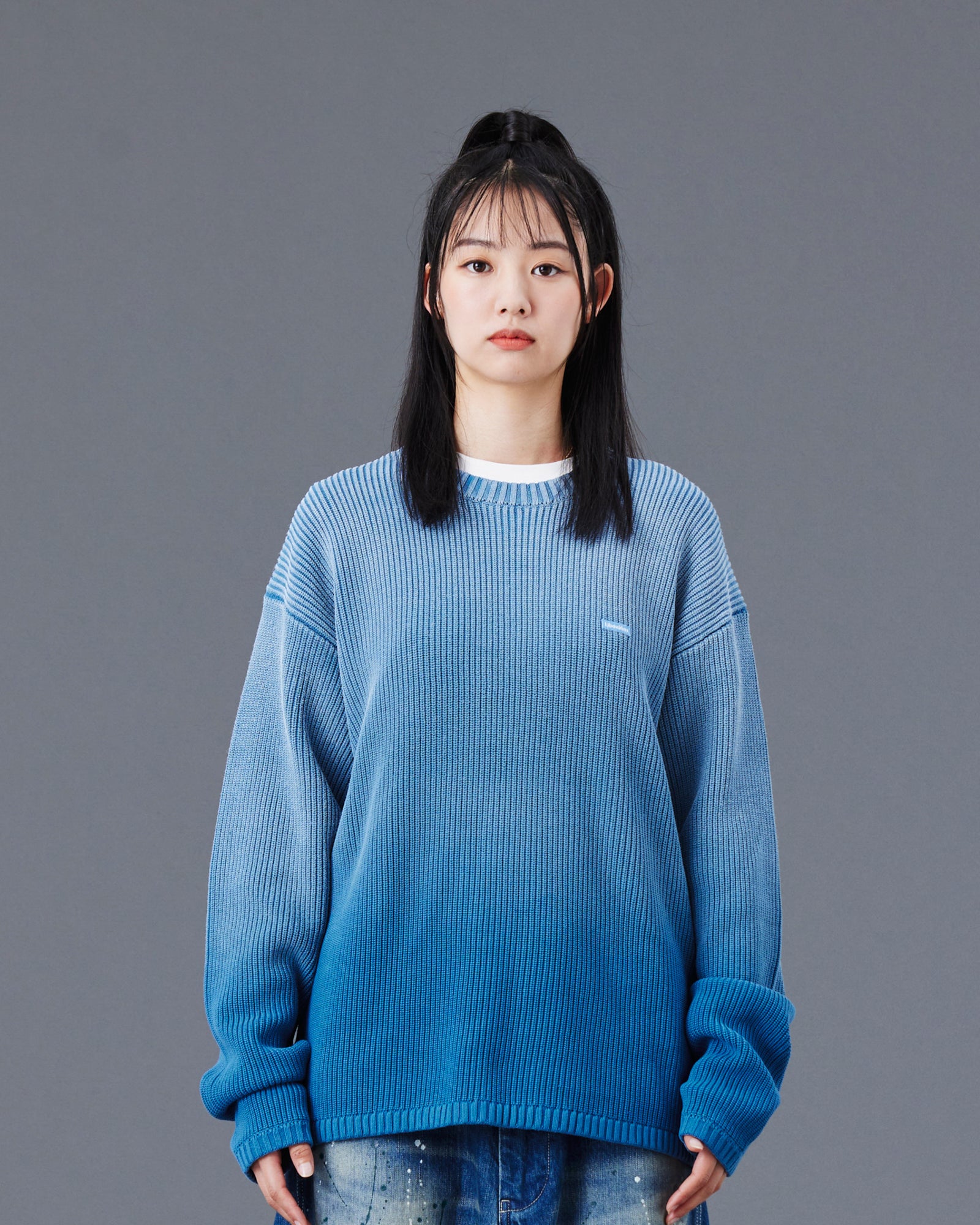 upload_20250605_FADE LOW GAUGE KNIT SWEATER_017_20_77402_G001_45.jpg