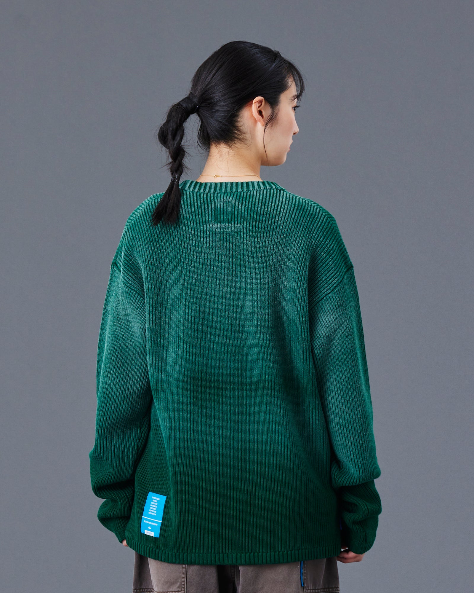 upload_20250605_FADE LOW GAUGE KNIT SWEATER_023_25_77402_G004_45.jpg