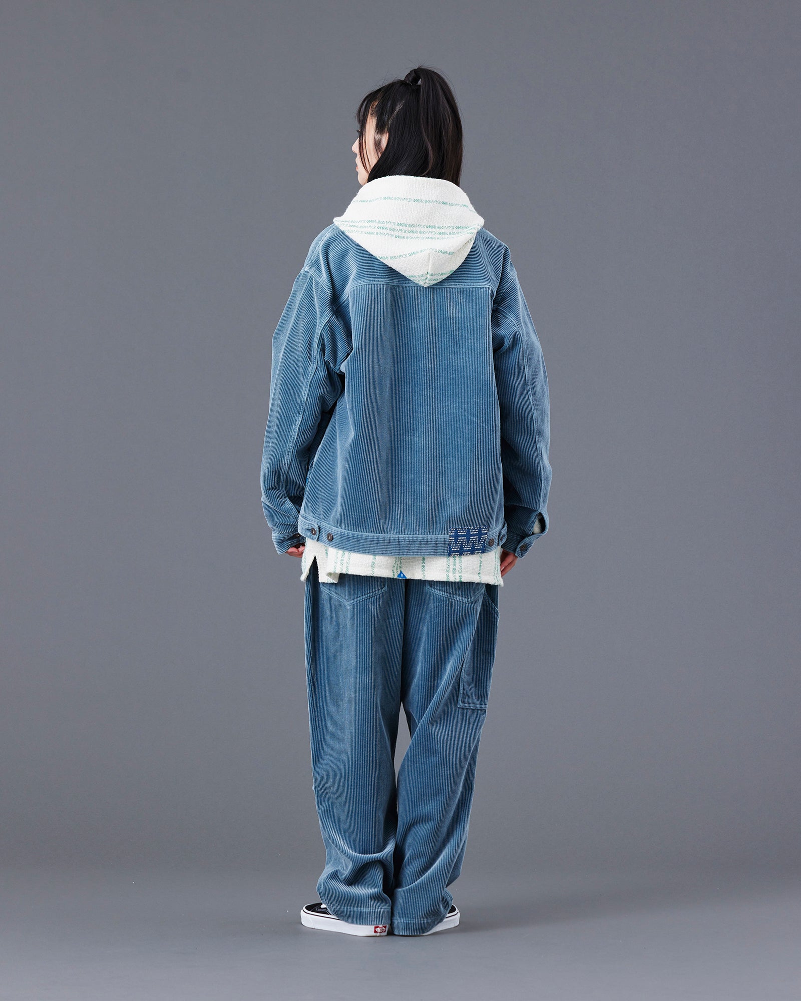 upload_20250605_GARMENT DYED CORDUROY JACKET_033_37_77004_h008_45.jpg