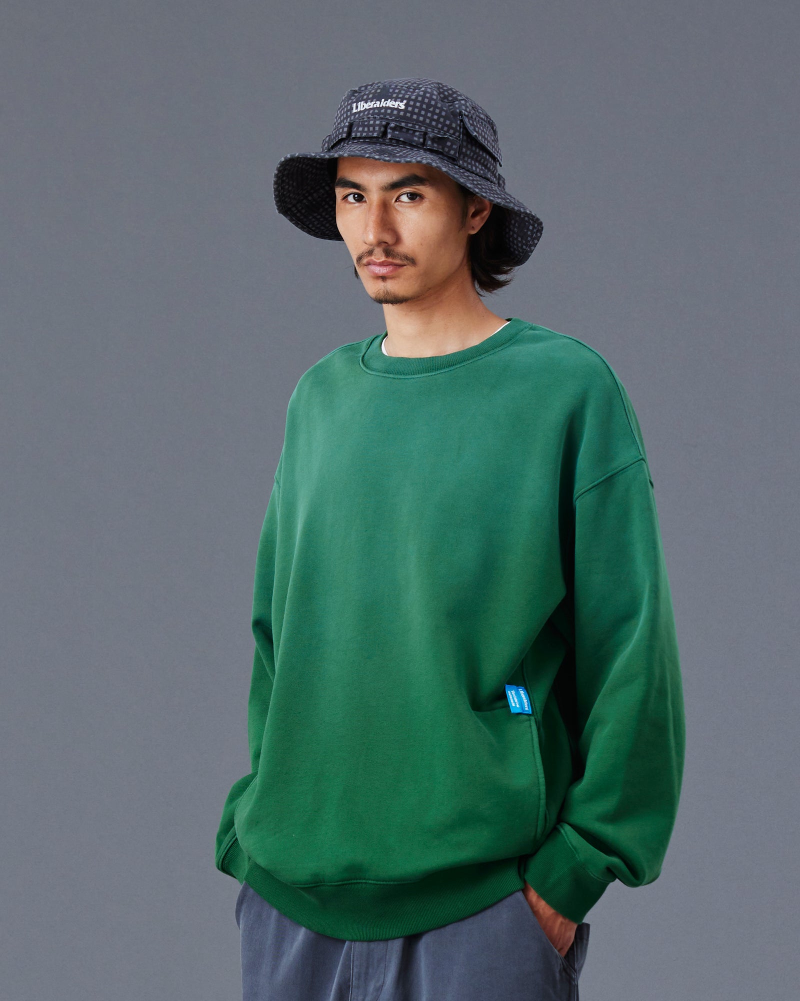 upload_20250605_HEAVY WEIGHT CREWNECK_018_19_77310_G001_45.jpg