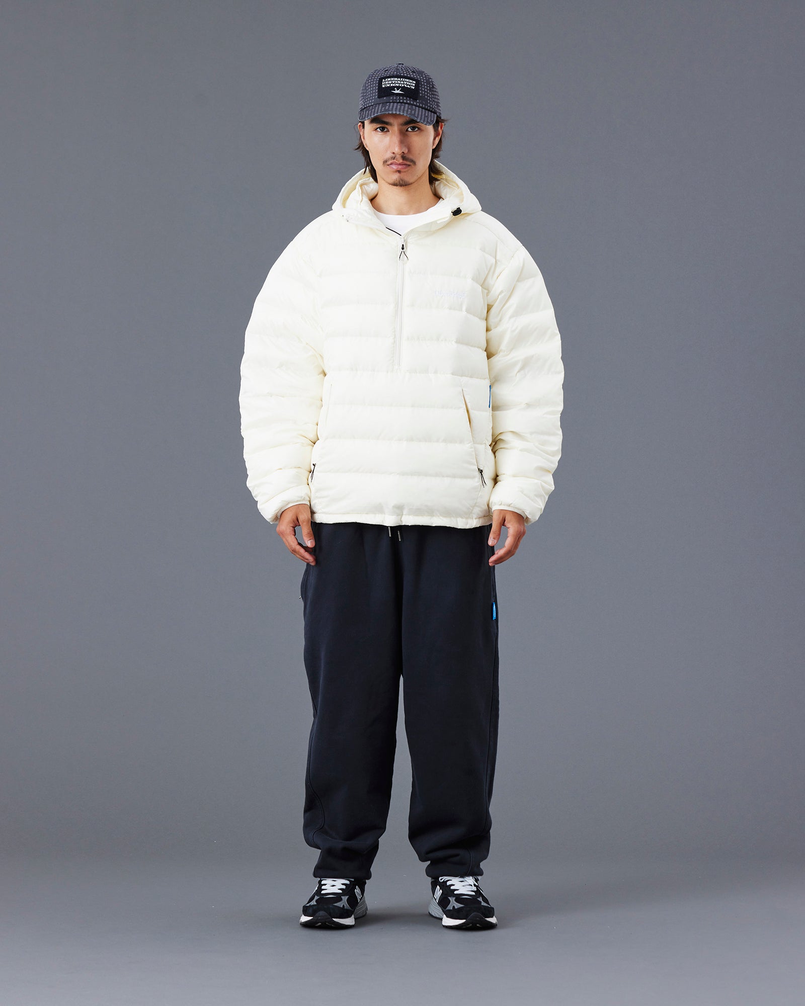 upload_20250605_HEAVY WEIGHT SWEAT PANTS_021_22_77712_h003_45.jpg