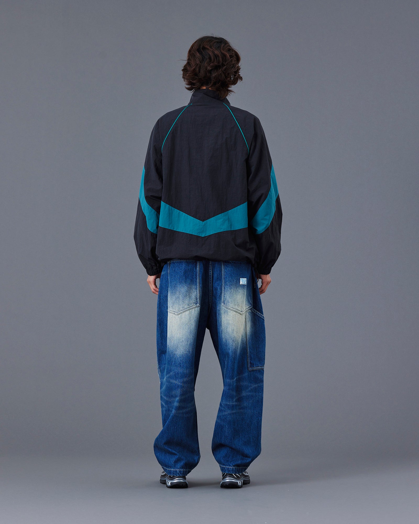 upload_20250605_NYLON HALF ZIP_031_34_77016_h002_45.jpg