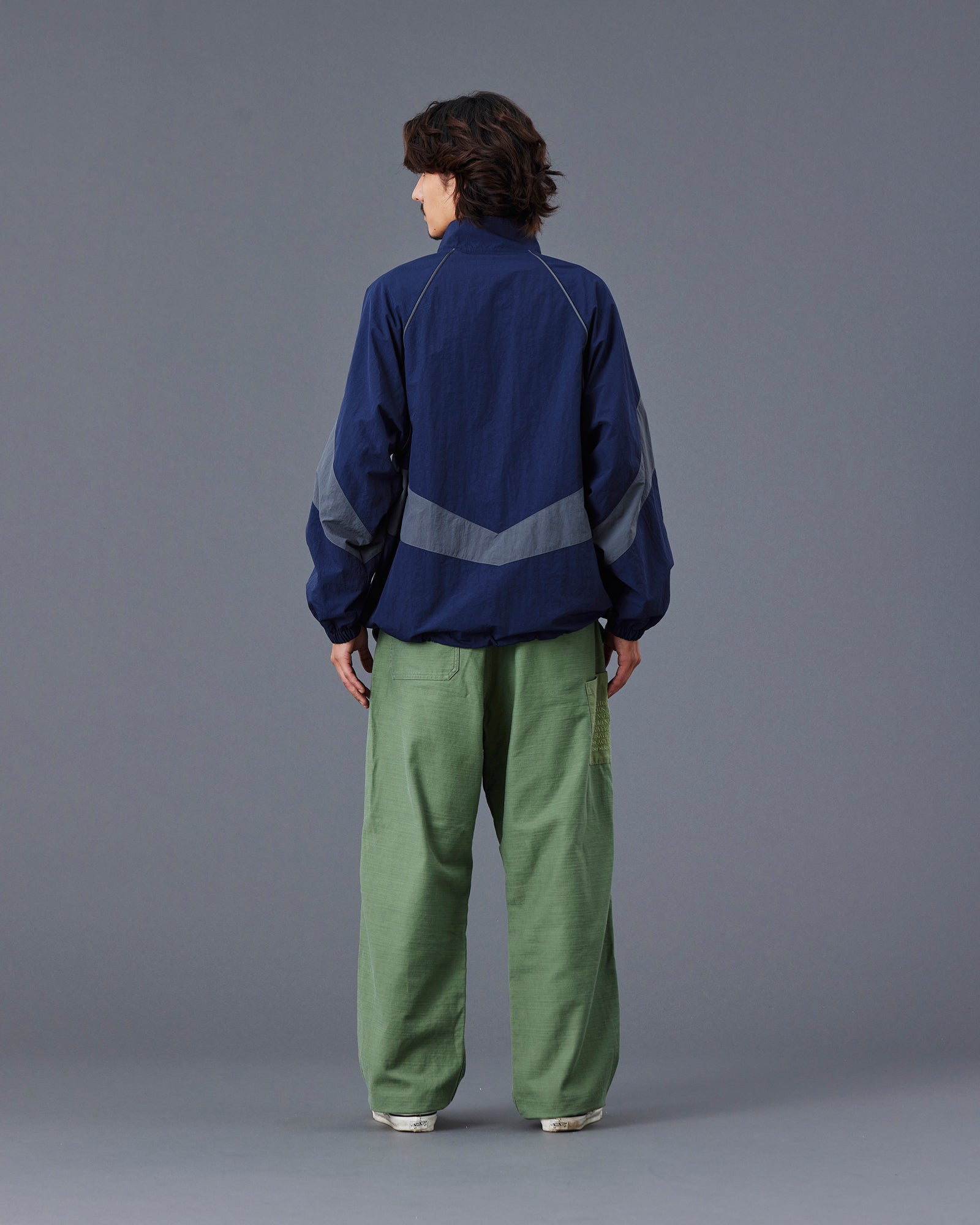upload_20250605_NYLON HALF ZIP_035_41_77016_h009_45.jpg