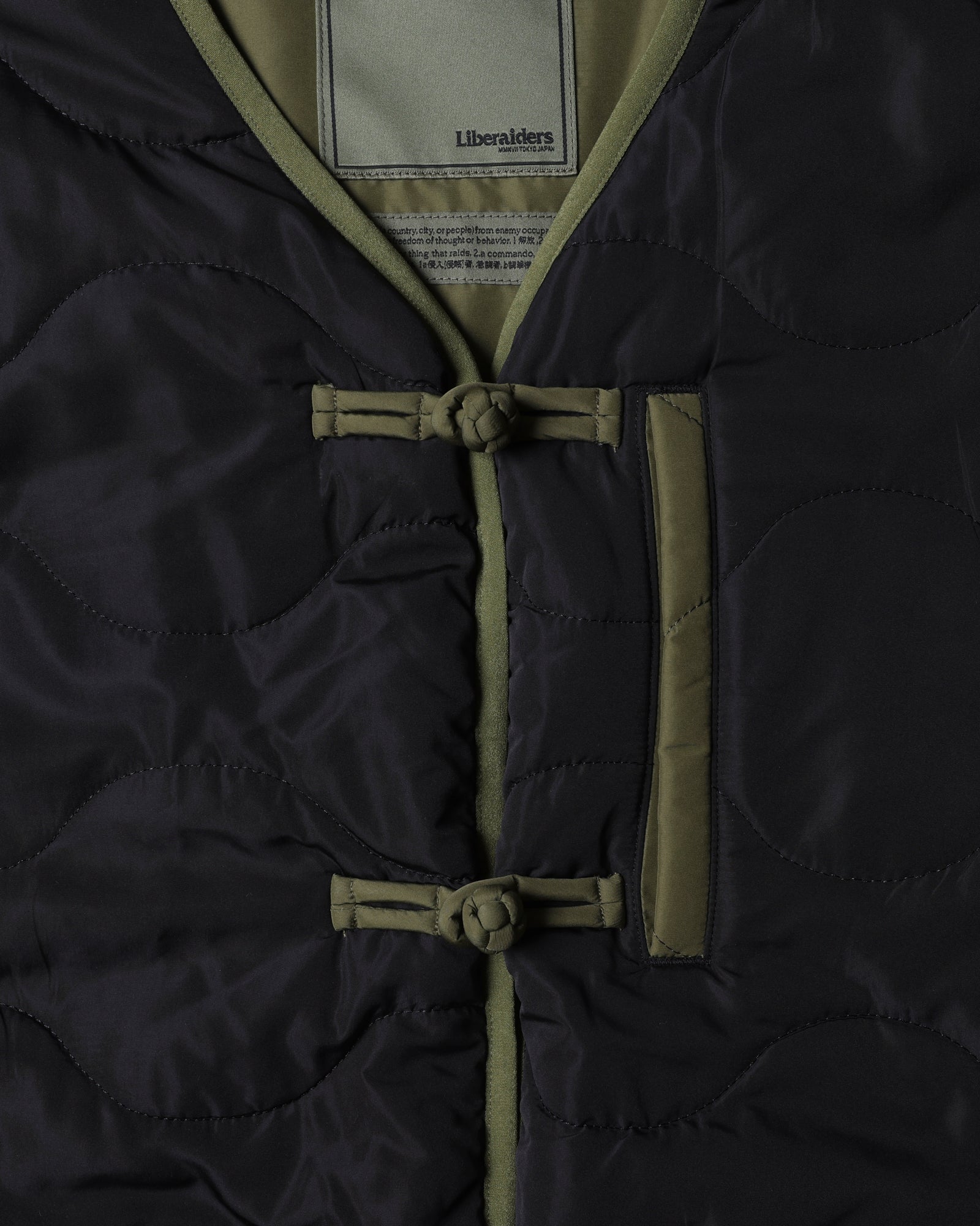 upload_20250605_QUILTED JACKET_012_13_77015_c019_45.jpg