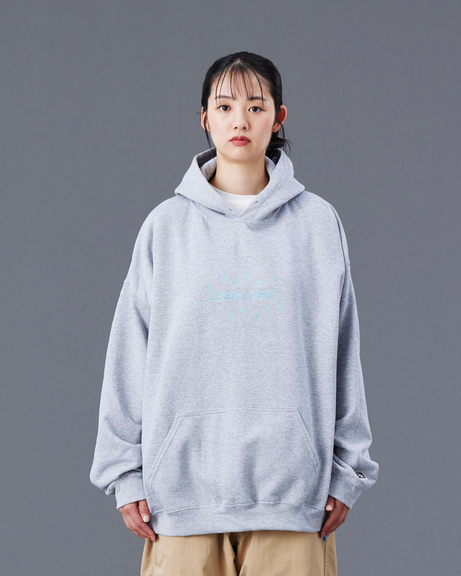 upload_20250605_TIFINAGH EMBROIDERY HOODIE_018_19_77312_G004_45 .jpg