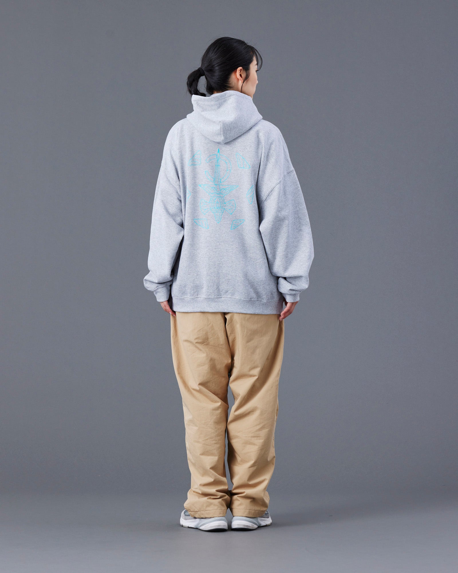 upload_20250605_TIFINAGH EMBROIDERY HOODIE_026_27_77312_h003_45.jpg
