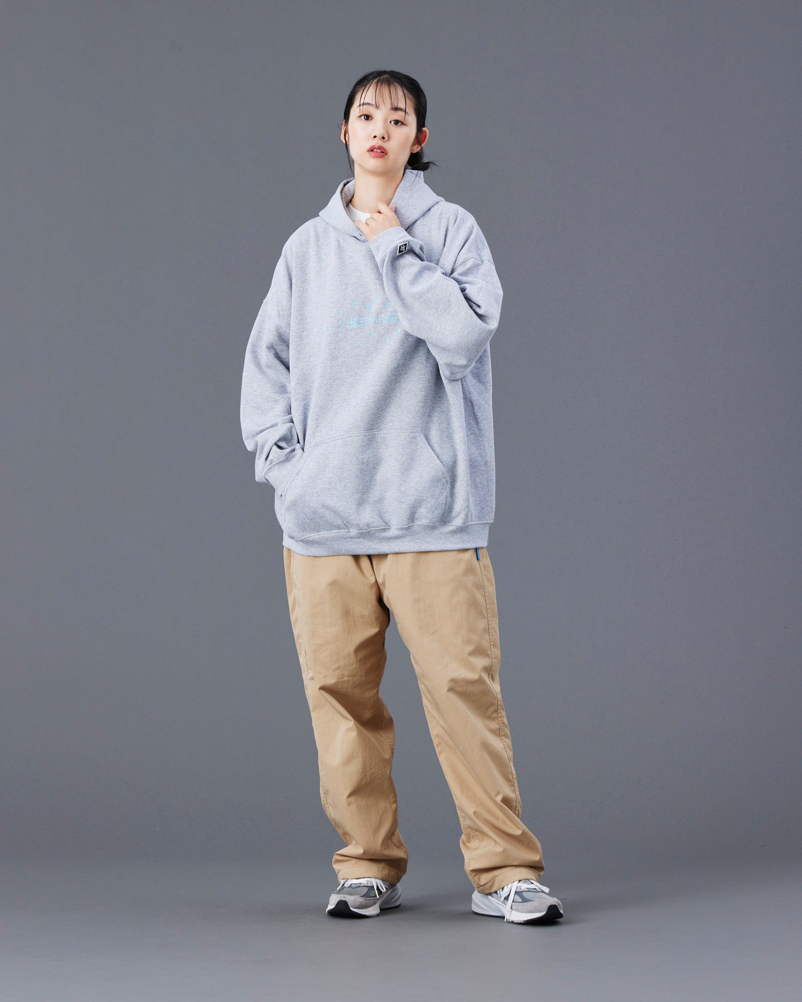 upload_20250605_TIFINAGH EMBROIDERY HOODIE_027_28_77312_h004_45.jpg
