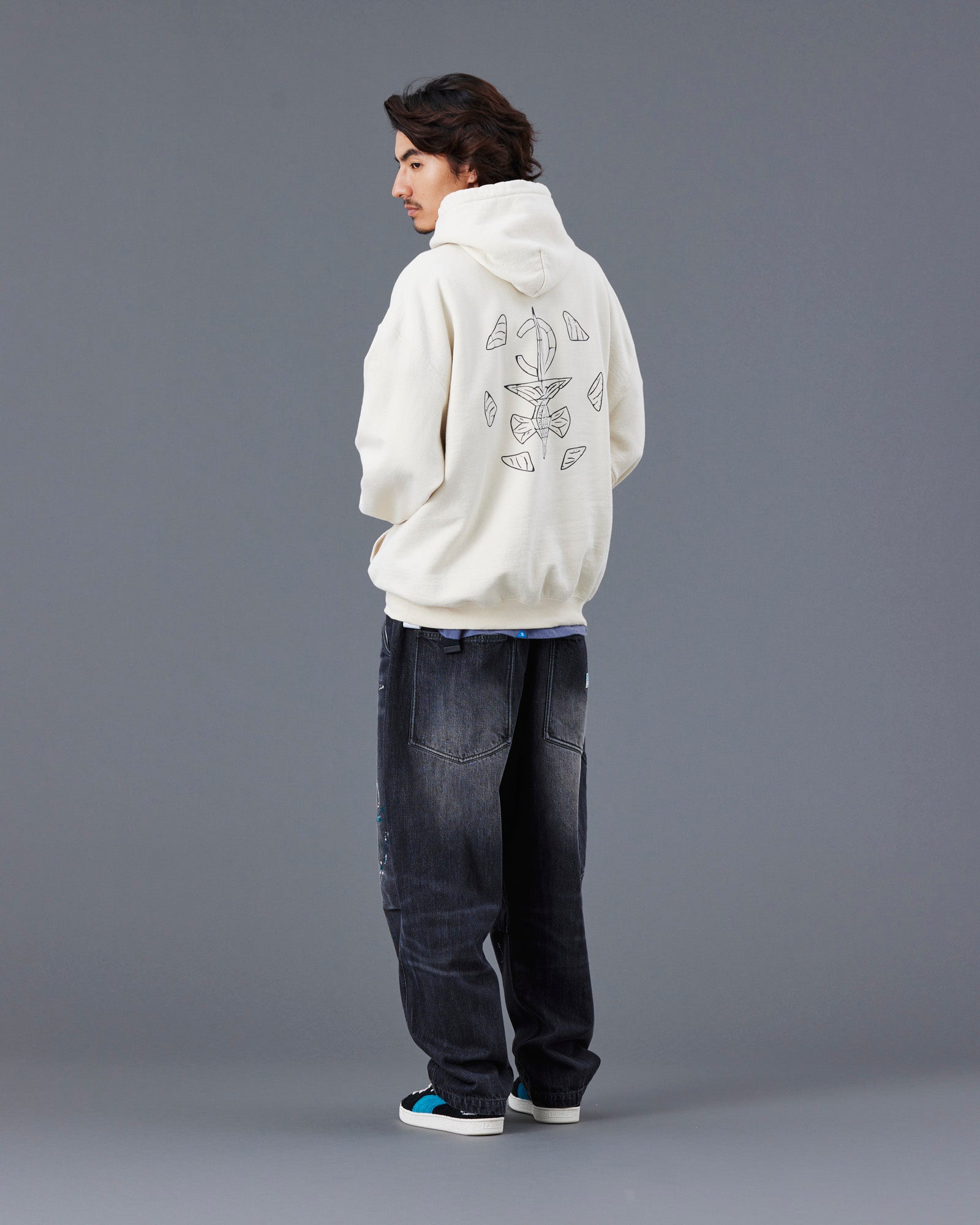 upload_20250605_TIFINAGH EMBROIDERY HOODIE_028_29_77312_h005_45.jpg