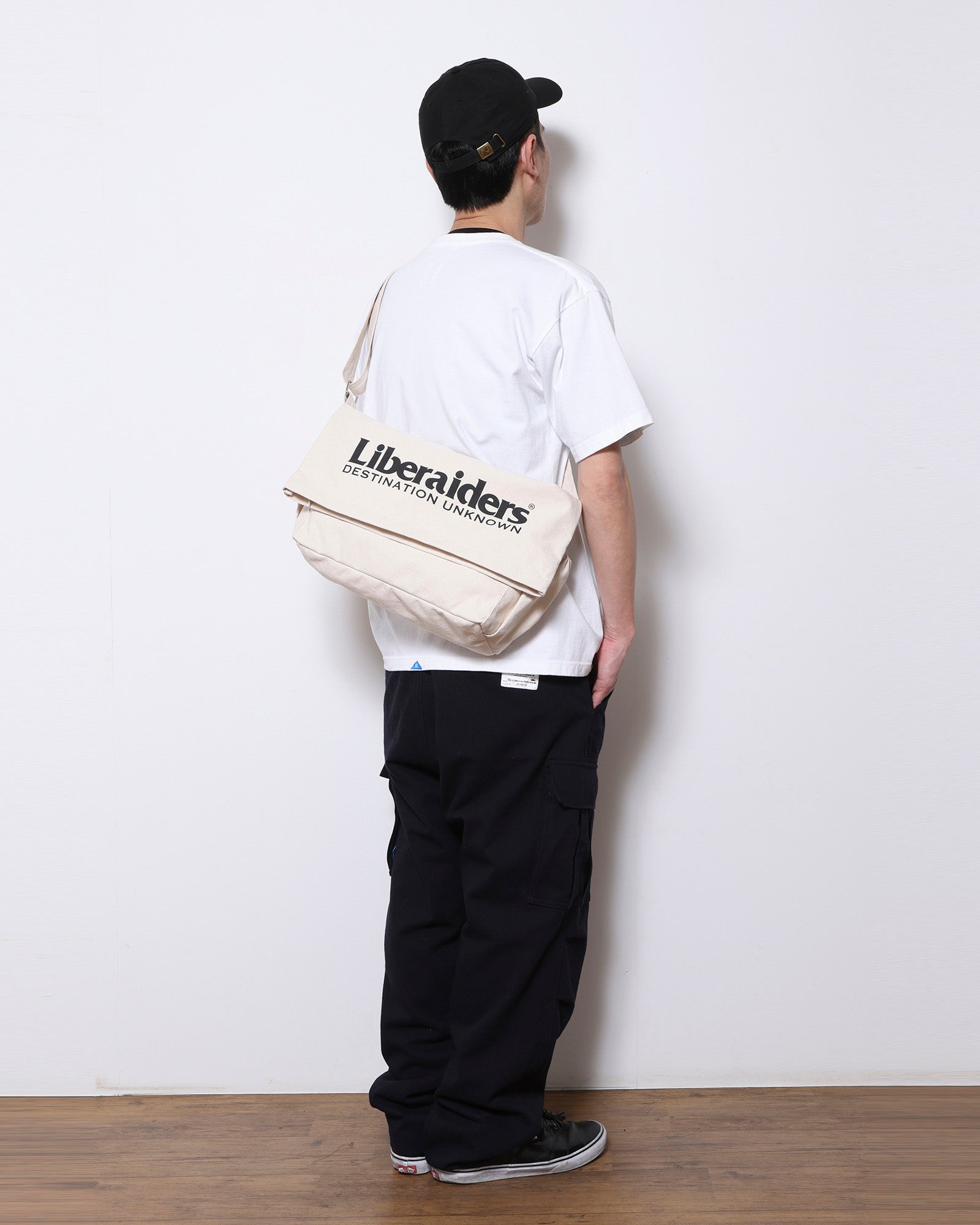 upload_20250805_Liberaiders PX CANVAS FLAP SHOULDER BAG_009_10_89909_2000_1_45.jpg