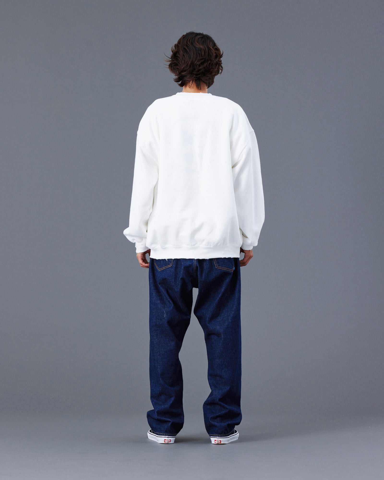 upload_20250805_PORTRAIT CREWNECK_028_29_77316_h002_45_1.jpg