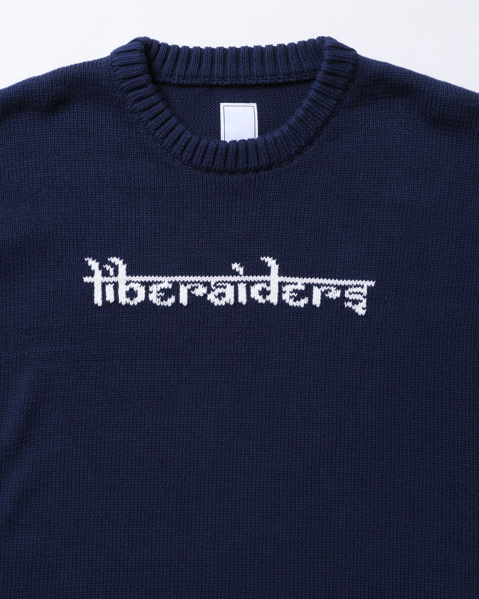 upload_20250805_WOVEN LOGO KNIT SWEATER_010_11_77401_c007_45.jpg