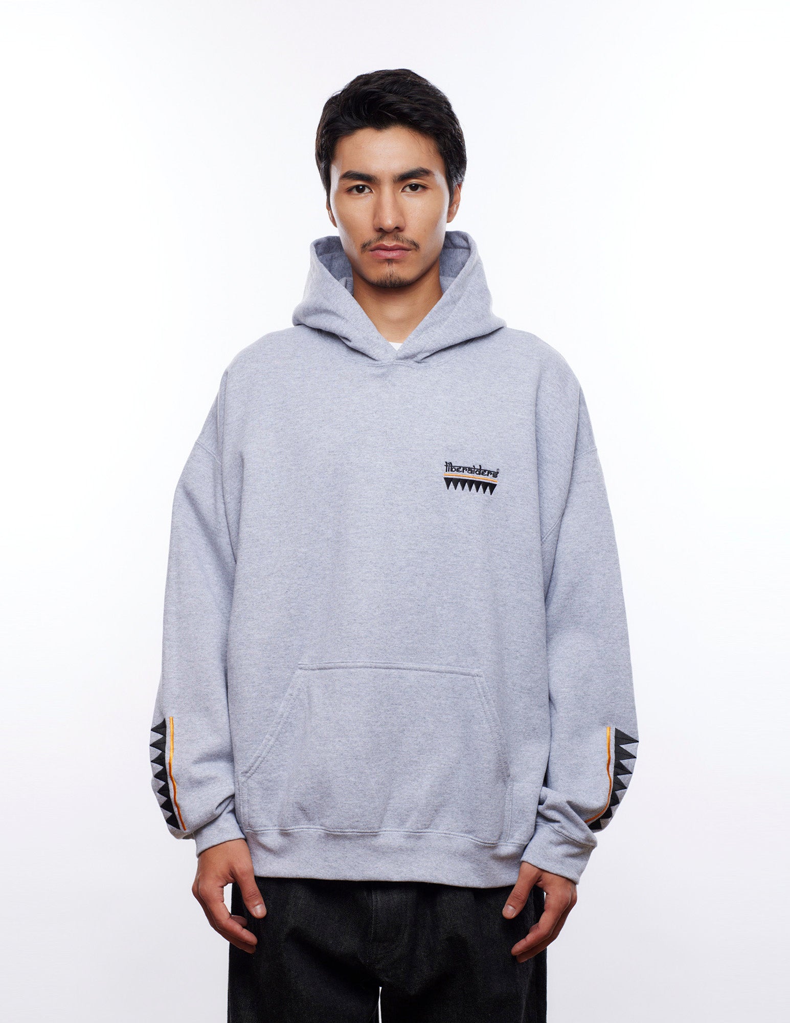 upload_20250830_TRIBAL EMBROIDERY HOODIE_018_71306_n001_45.jpg