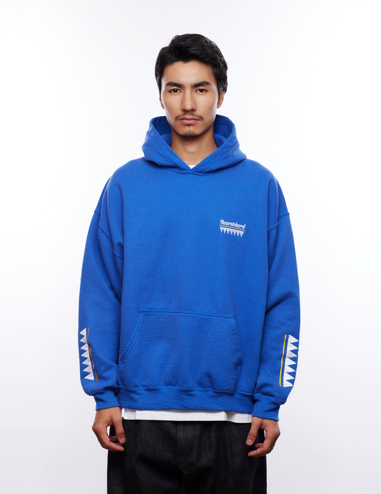upload_20250830_TRIBAL EMBROIDERY HOODIE_020_71306_n003_45.jpg
