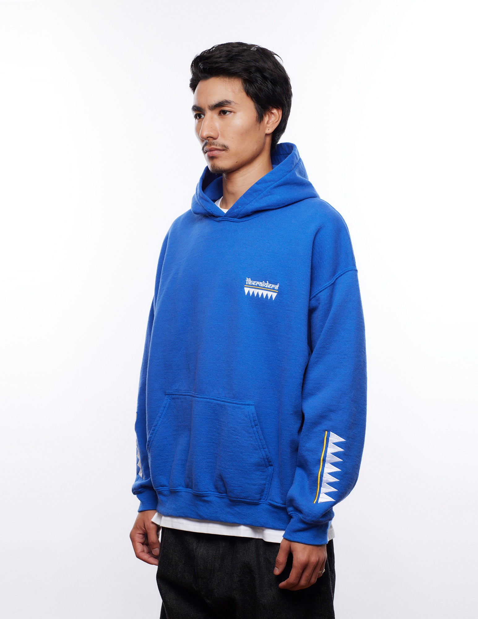 upload_20250830_TRIBAL EMBROIDERY HOODIE_021_71306_n004_45.jpg