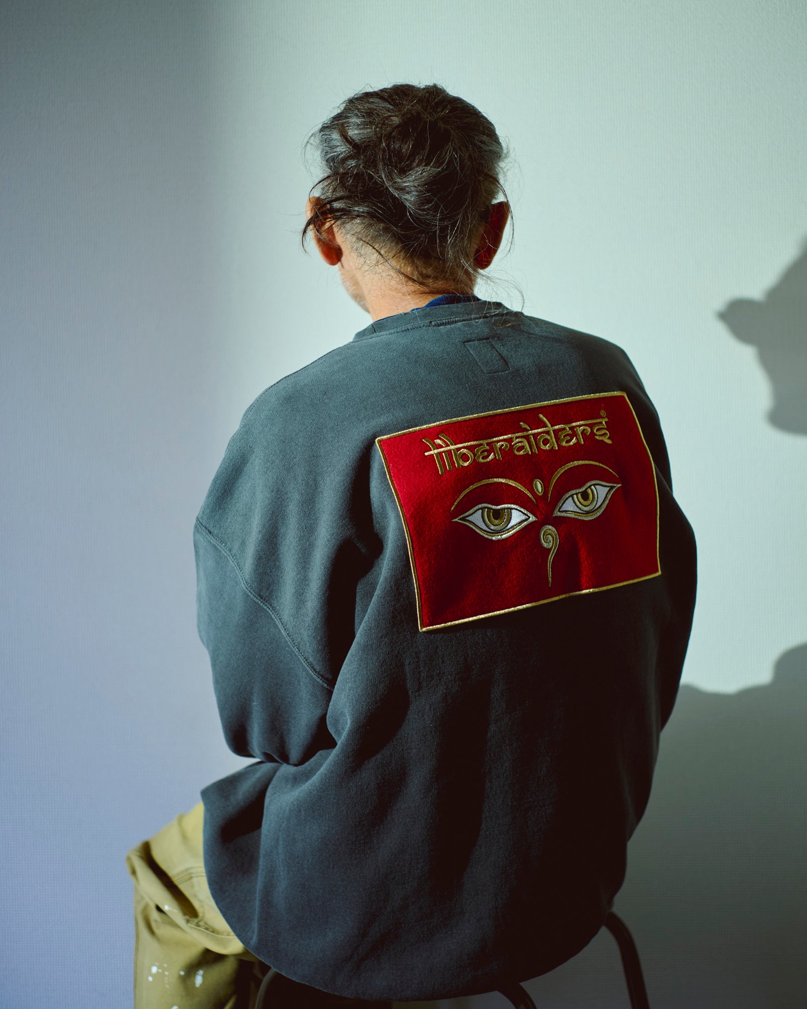 【オンラインストア限定】EMBLEM CREWNECK