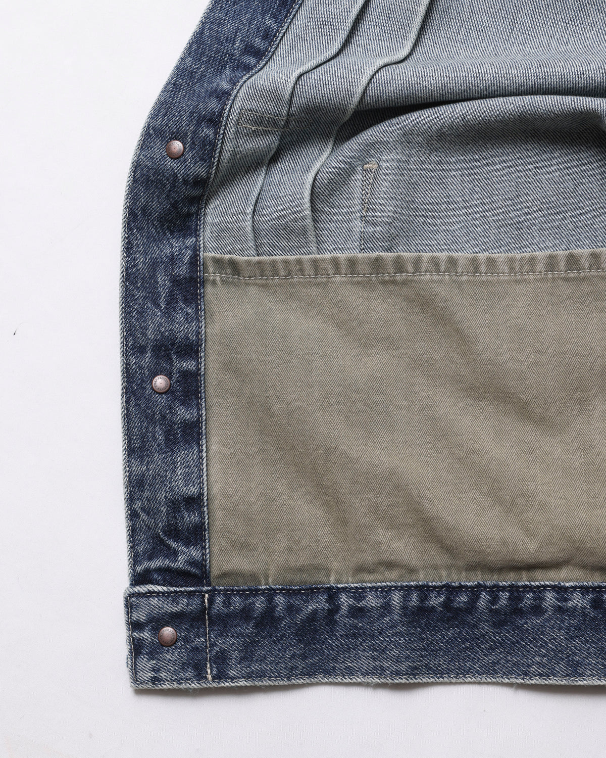 DAMAGED DENIM TRUCKER JACKET