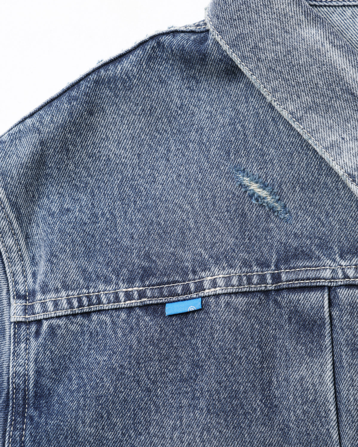 DAMAGED DENIM TRUCKER JACKET
