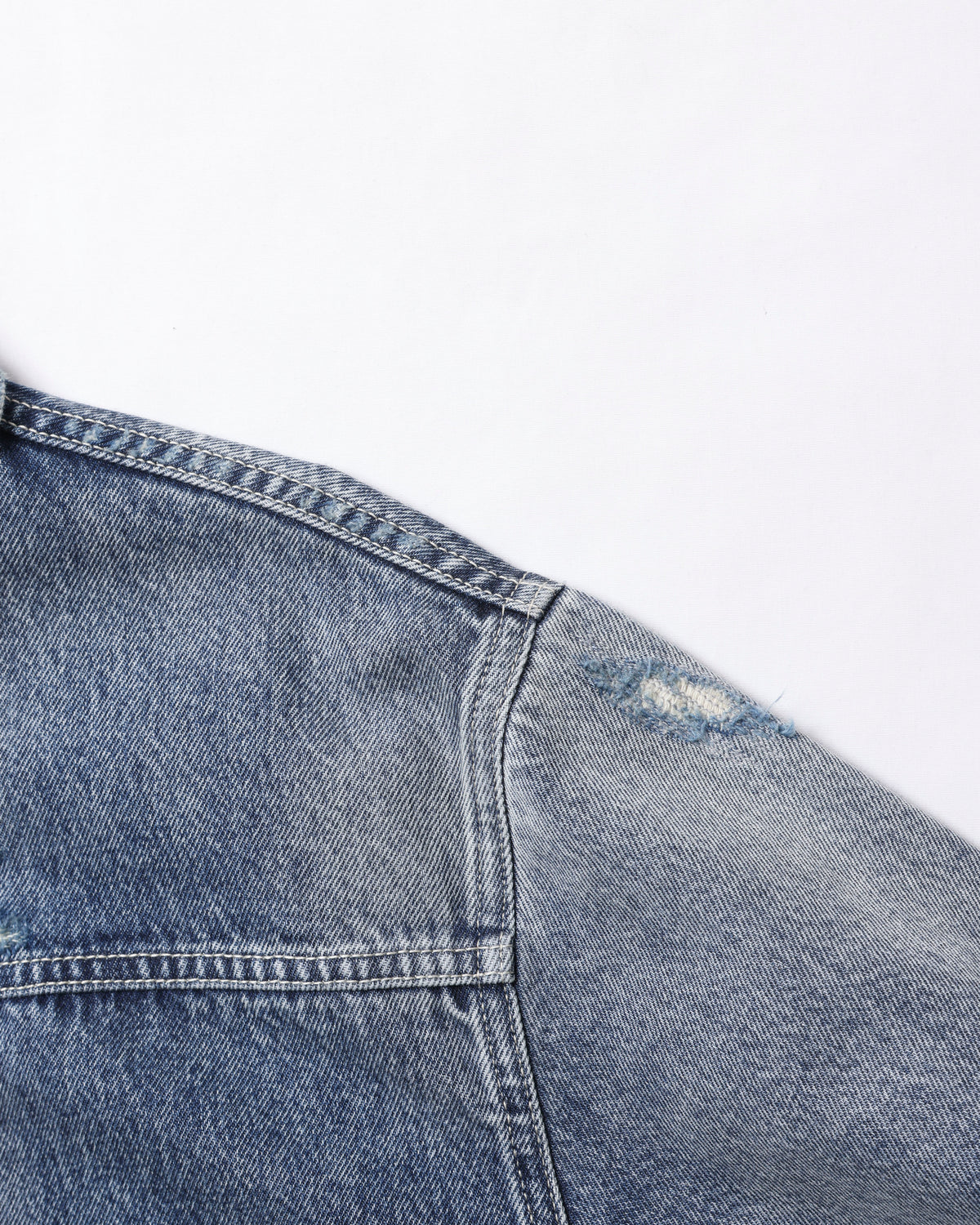 DAMAGED DENIM TRUCKER JACKET