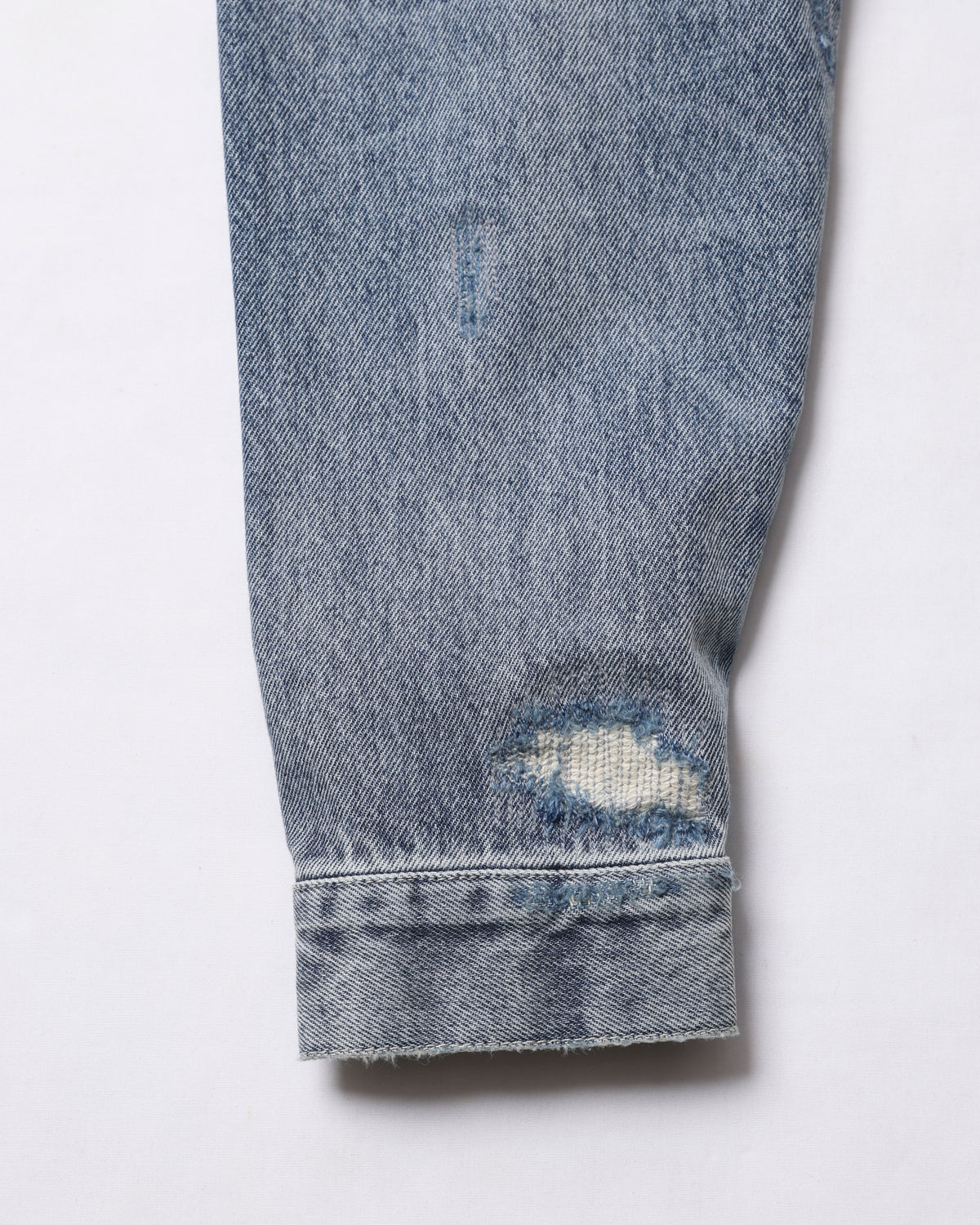 DAMAGED DENIM TRUCKER JACKET