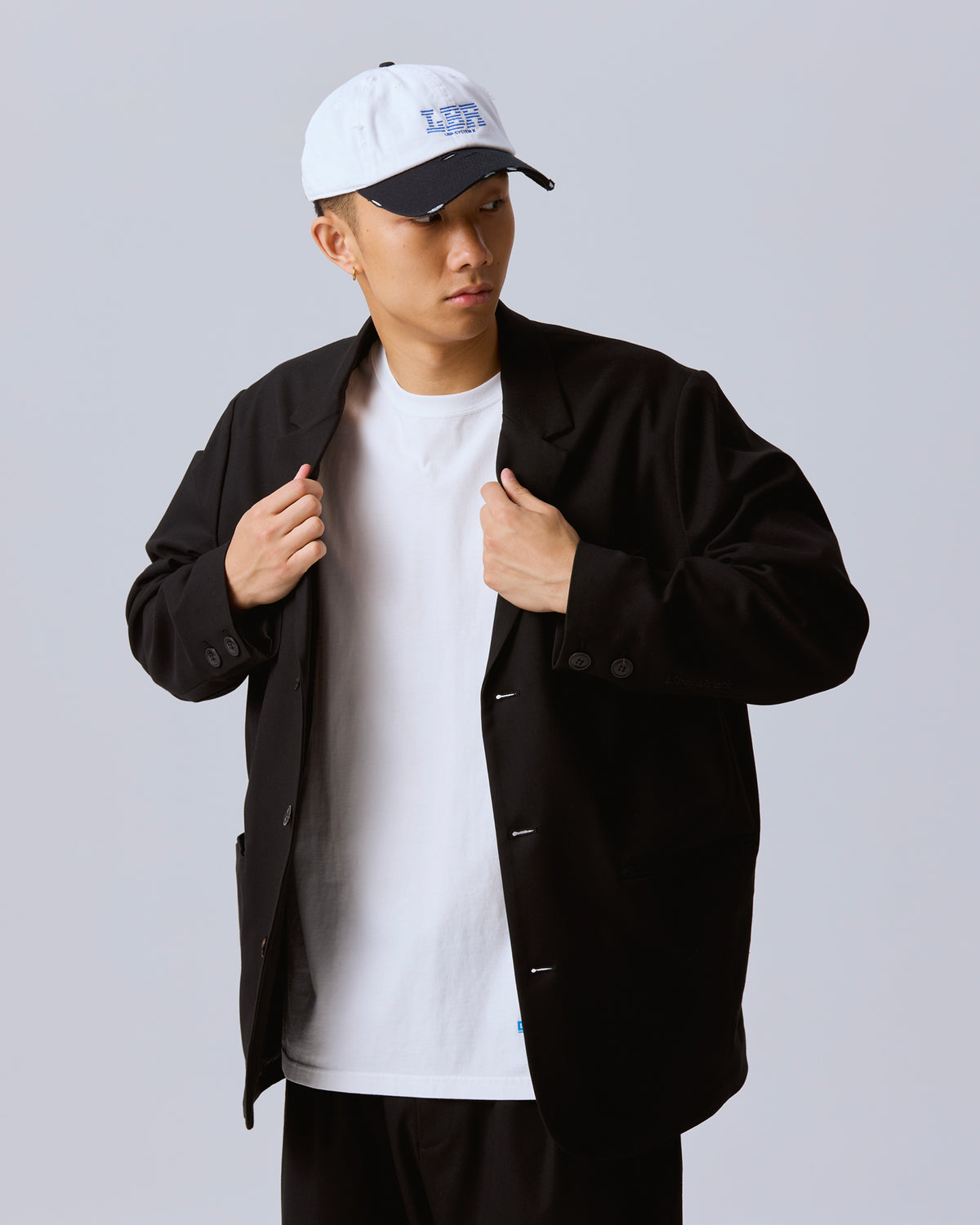 LOOSE FIT 3-BUTTON JACKET