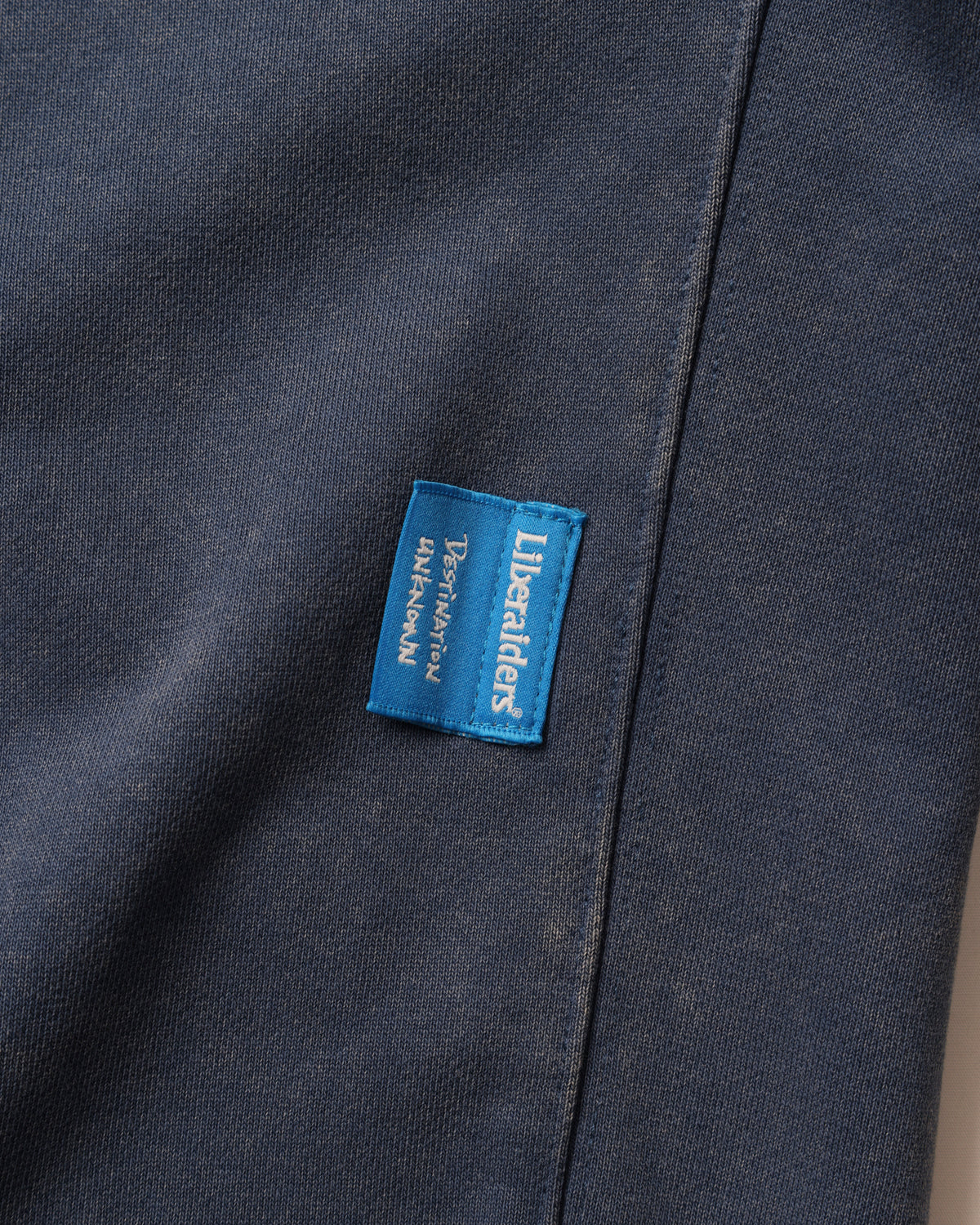 GARMENT DYED HOODIE