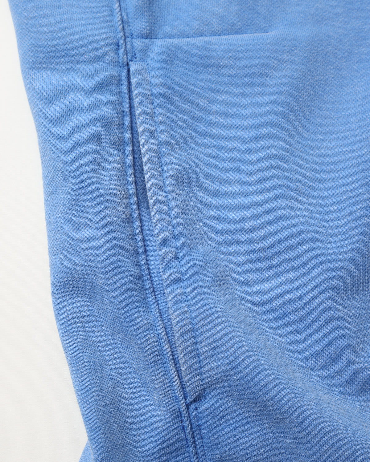GARMENT DYED CREWNECK