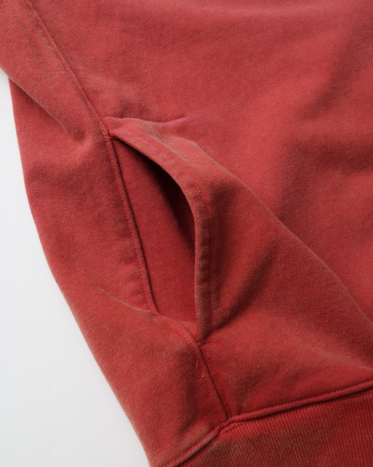 GARMENT DYED CREWNECK