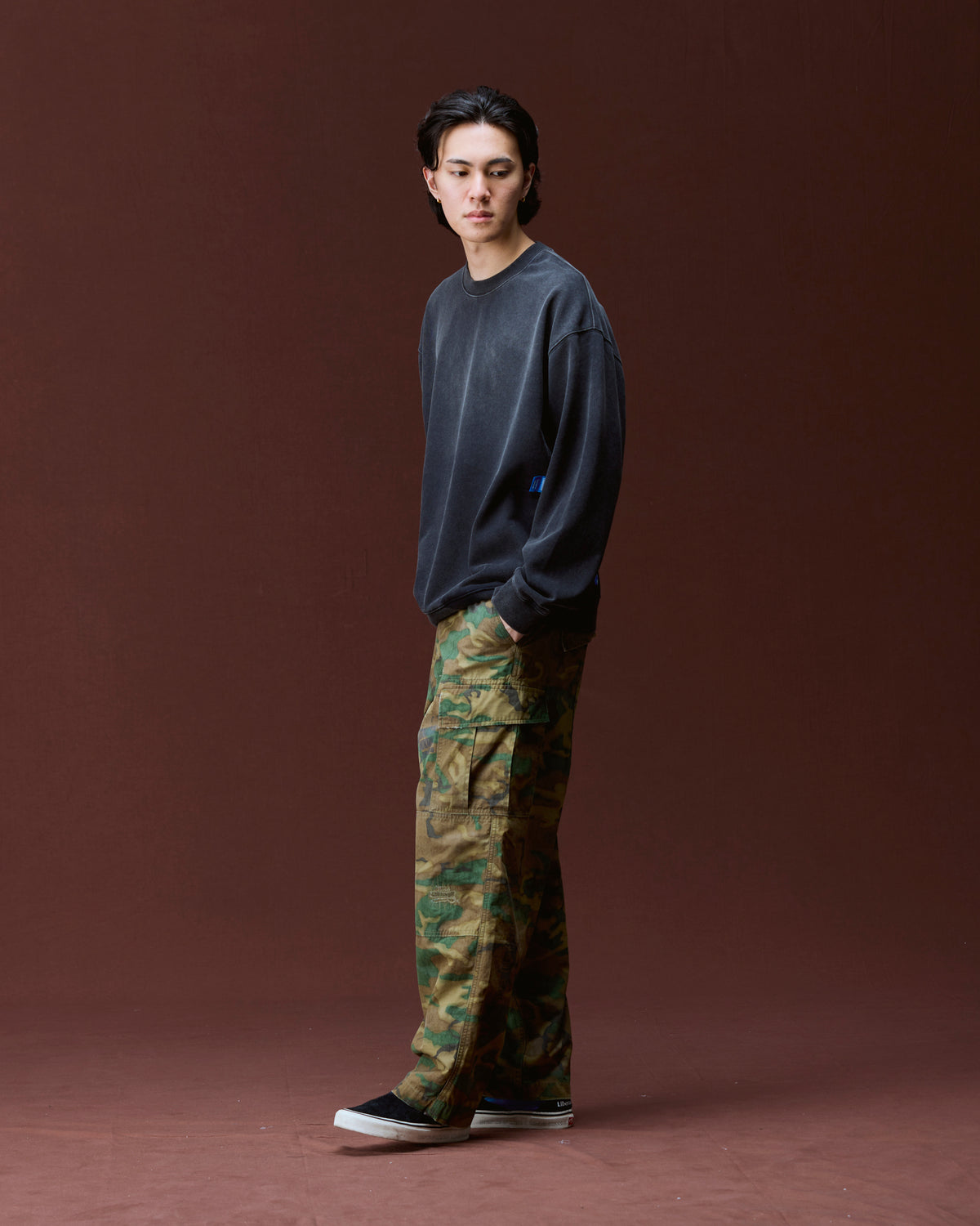 GARMENT DYED CREWNECK