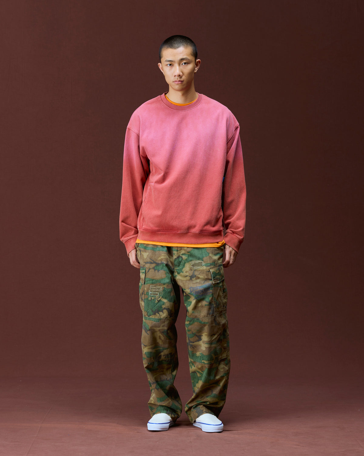 GARMENT DYED CREWNECK