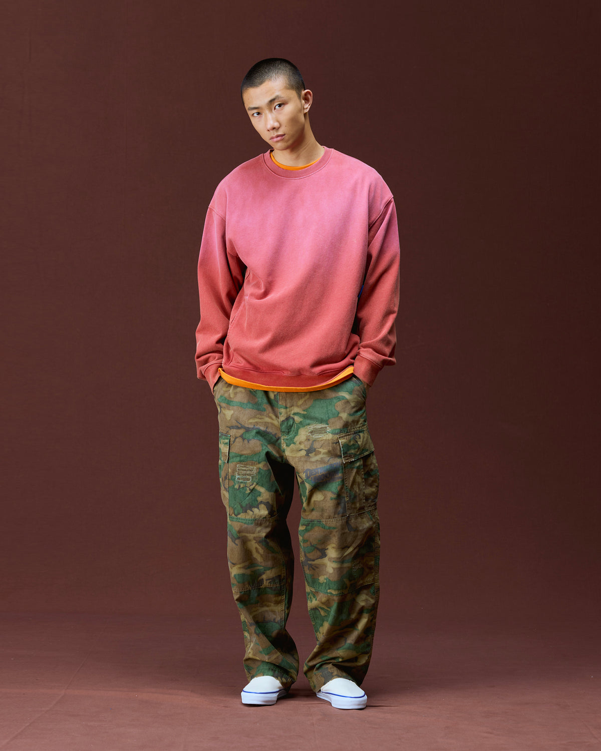 GARMENT DYED CREWNECK