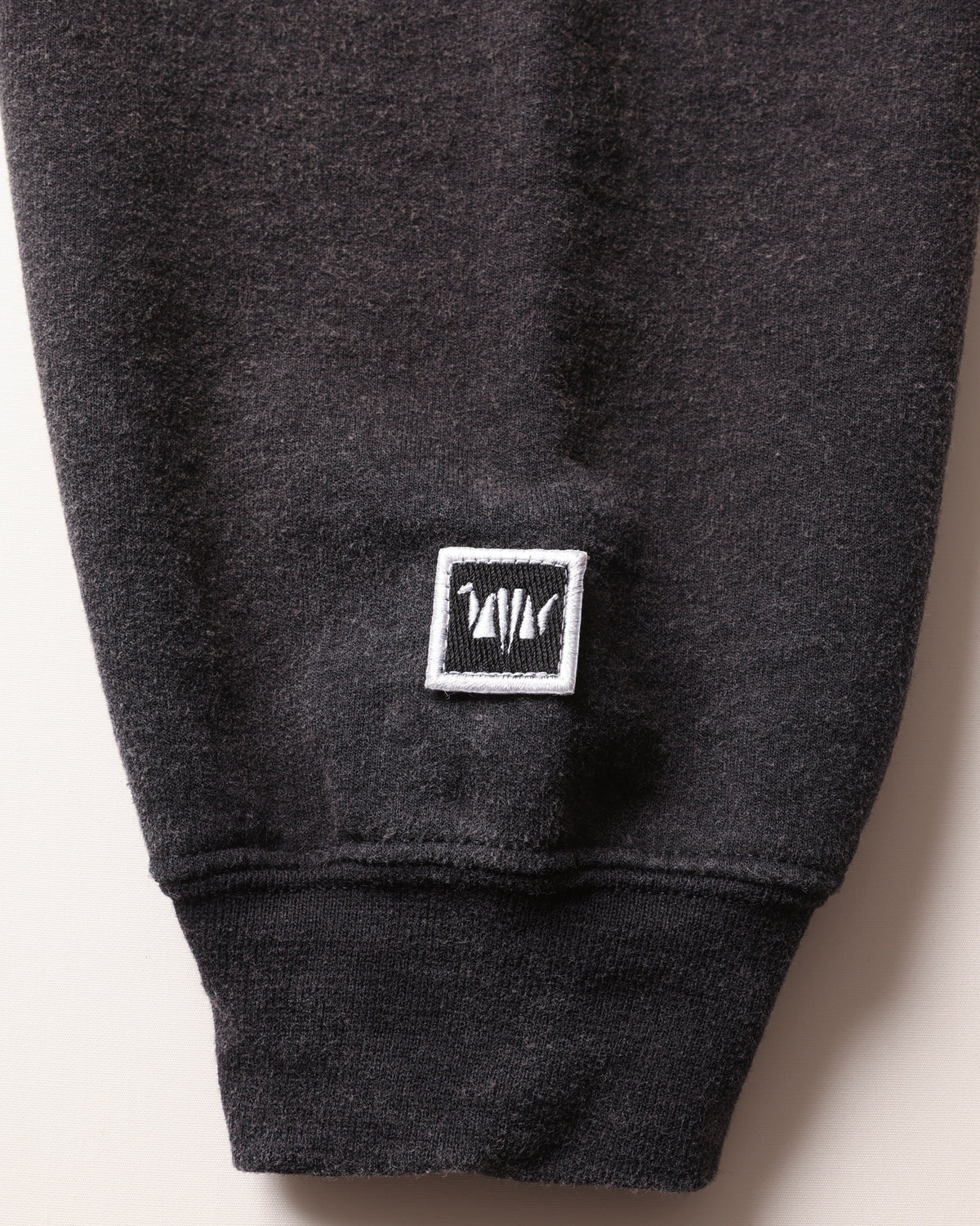 BOOM CREWNECK