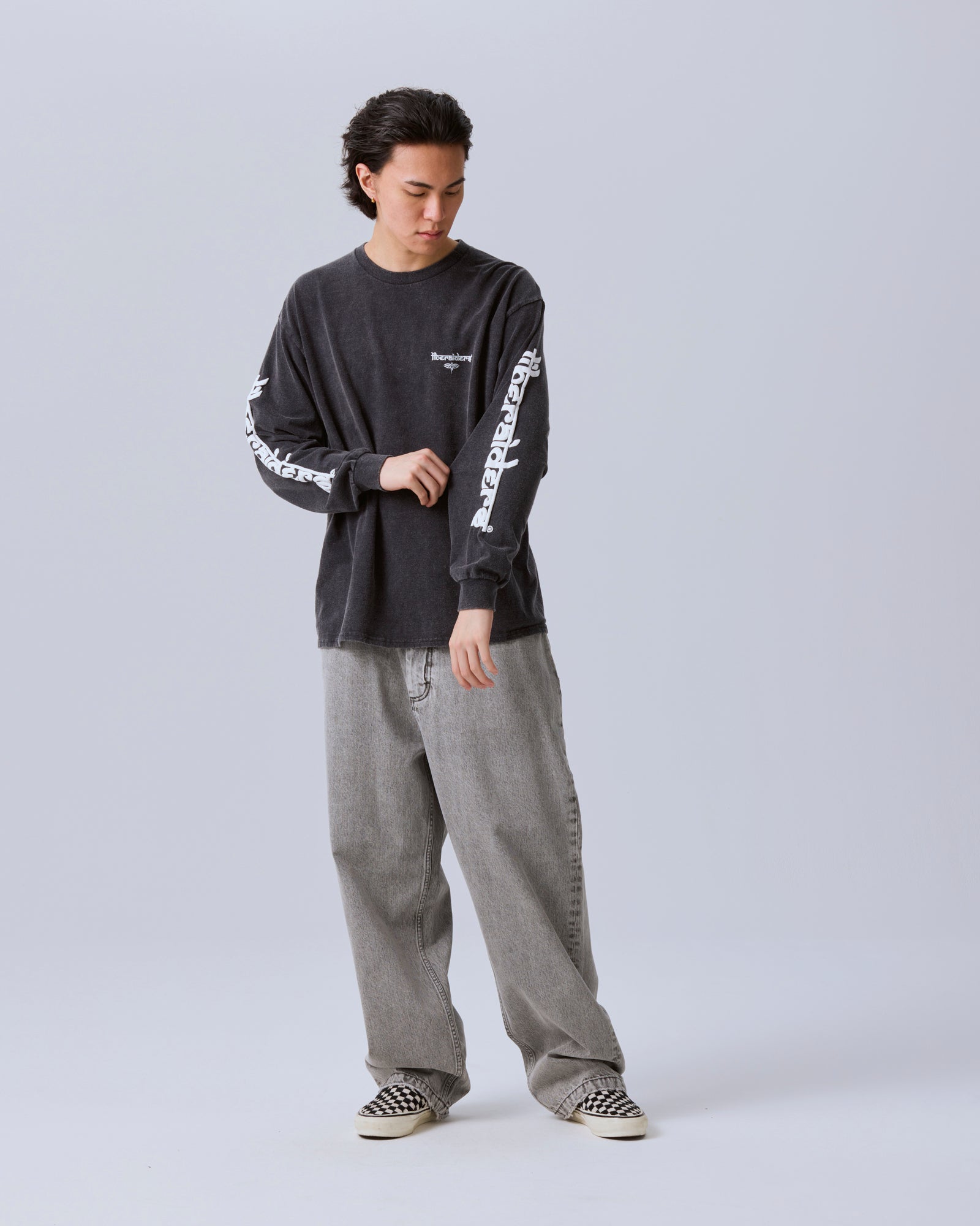 SLEEVE FONT L/S TEE